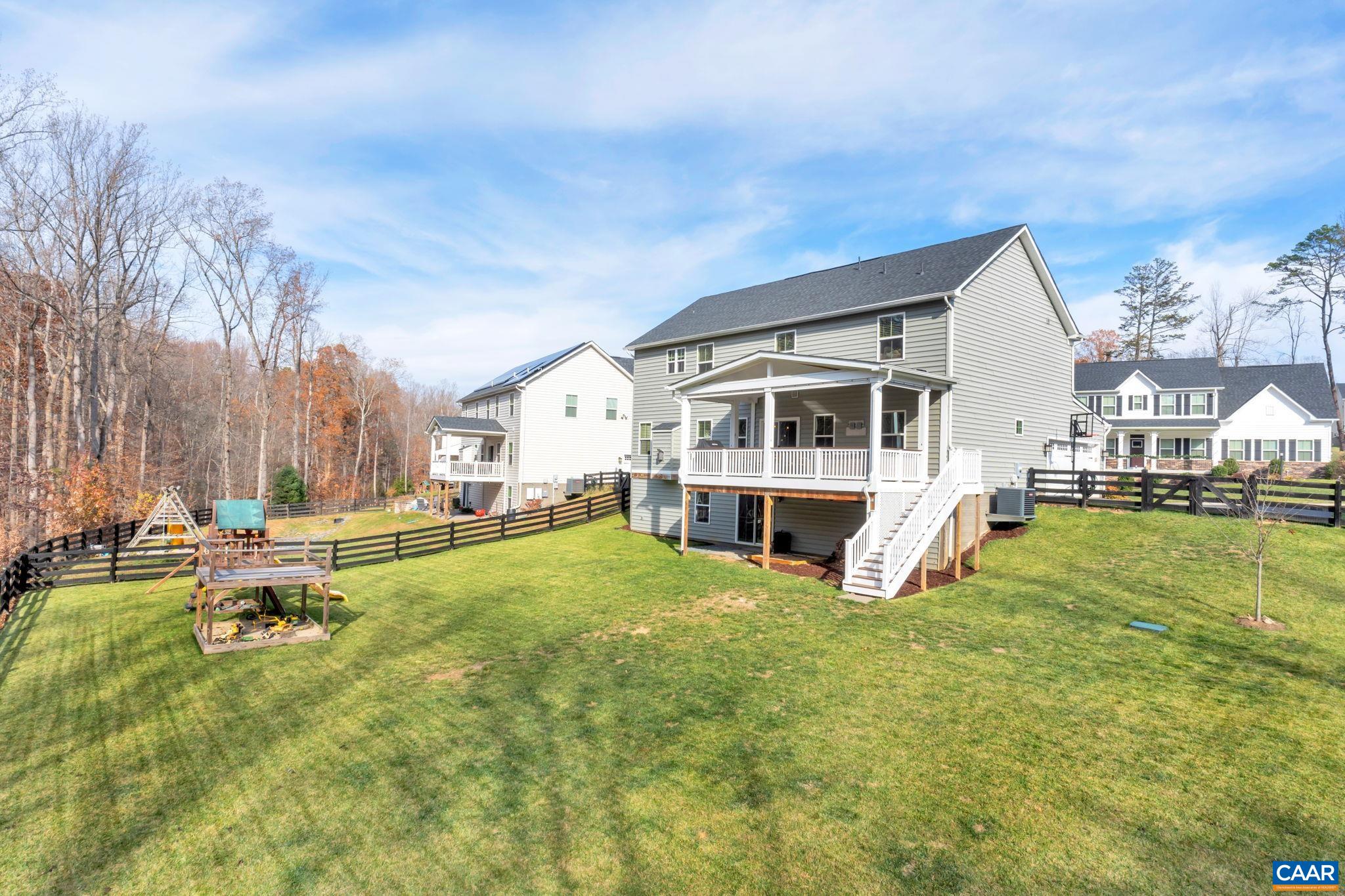 5233 SPARROW HILL LN