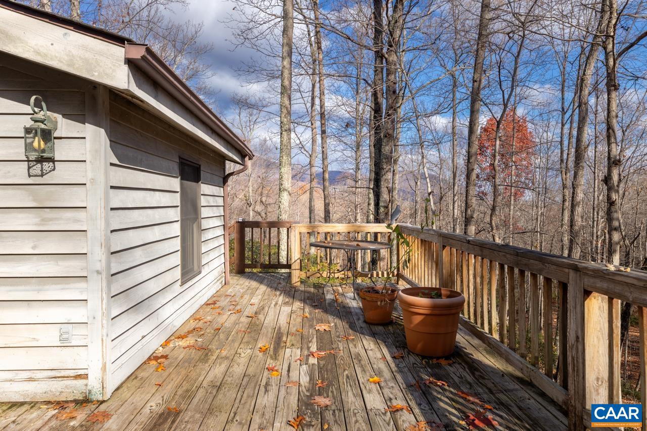 462 HORSESHOE MOUNTAIN RD
