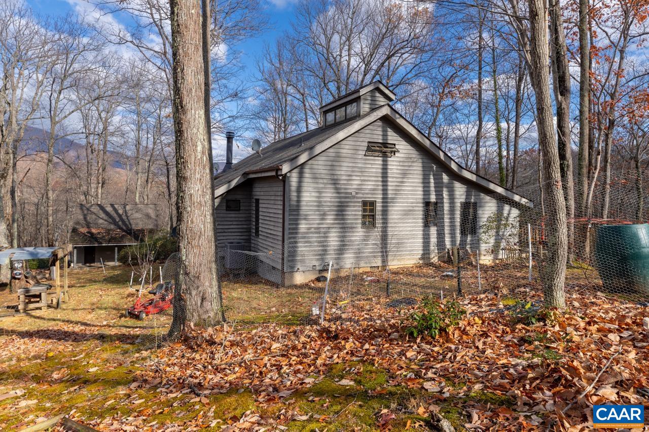 462 HORSESHOE MOUNTAIN RD