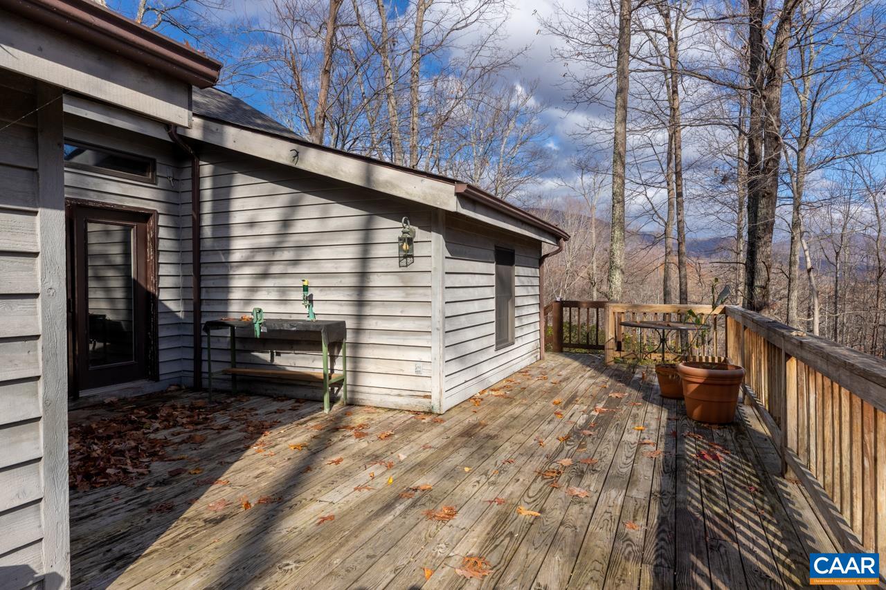 462 HORSESHOE MOUNTAIN RD