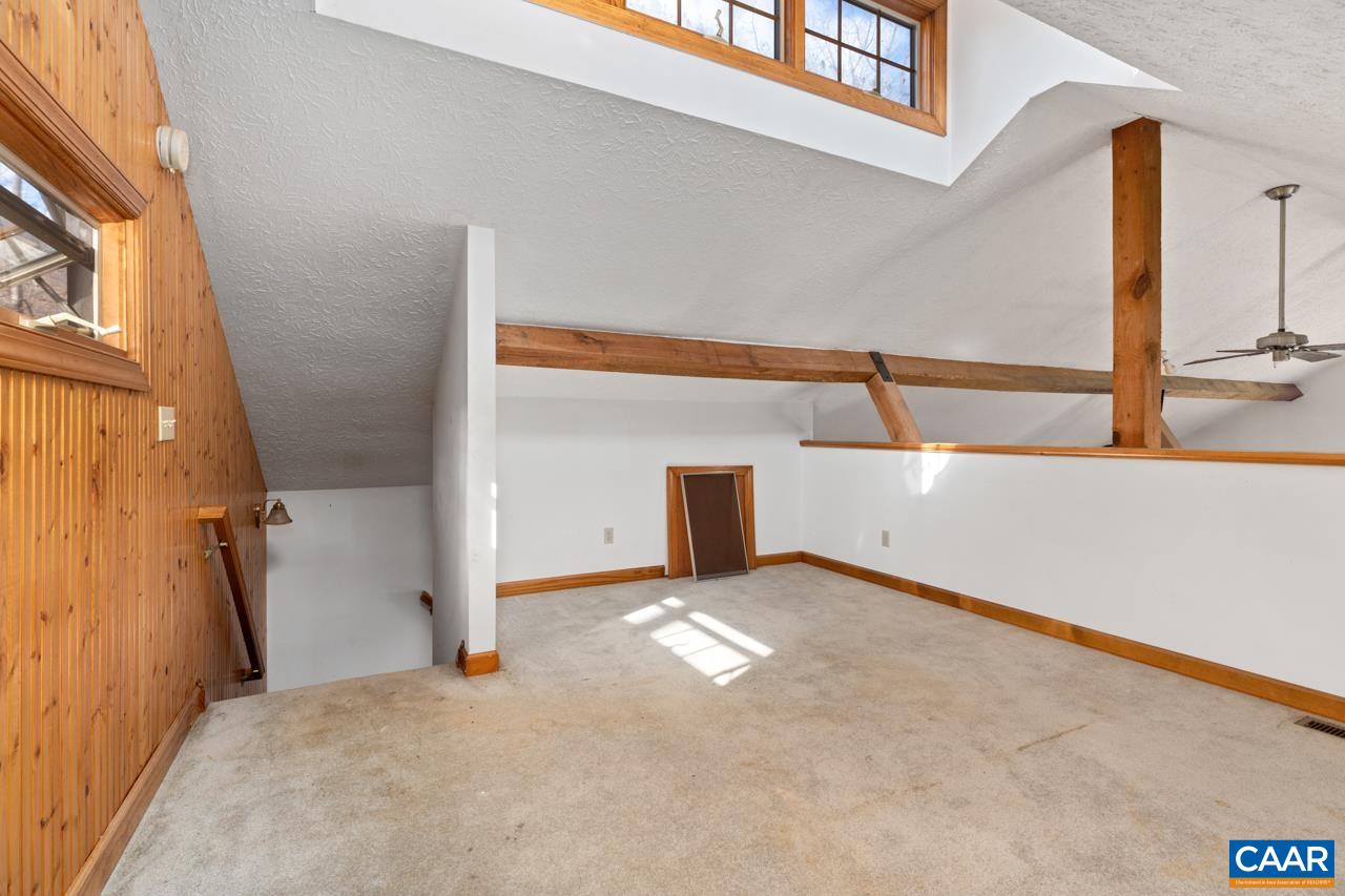 462 HORSESHOE MOUNTAIN RD