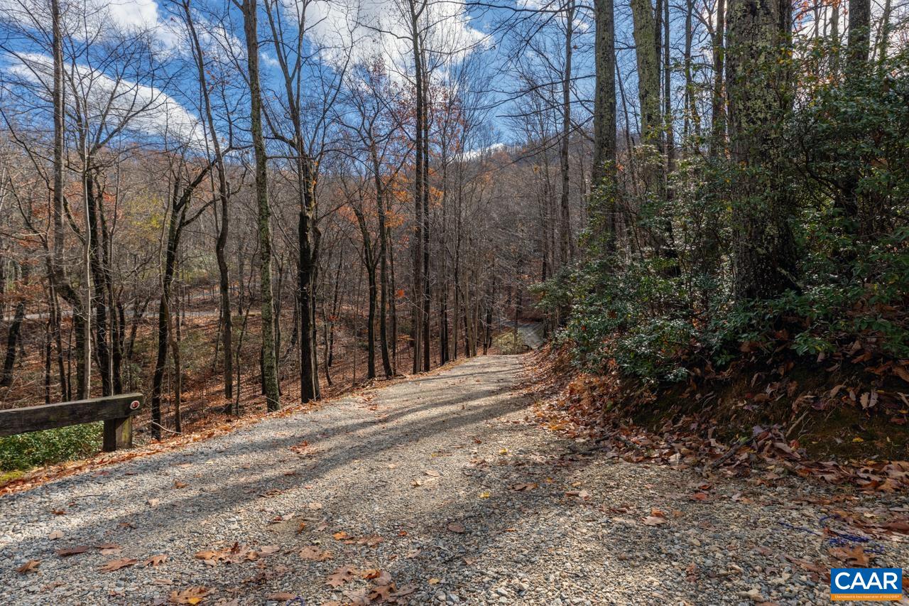 462 HORSESHOE MOUNTAIN RD