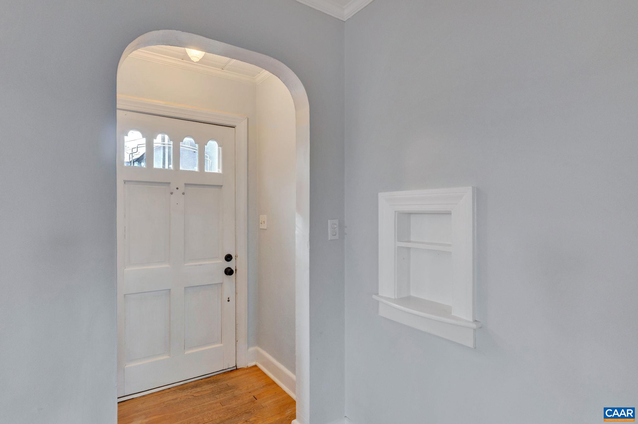1031 W 12TH ST