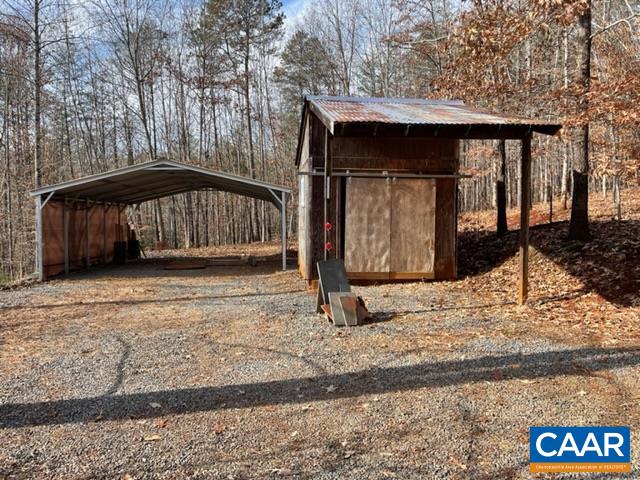 8873 ROCKFISH RIVER RD