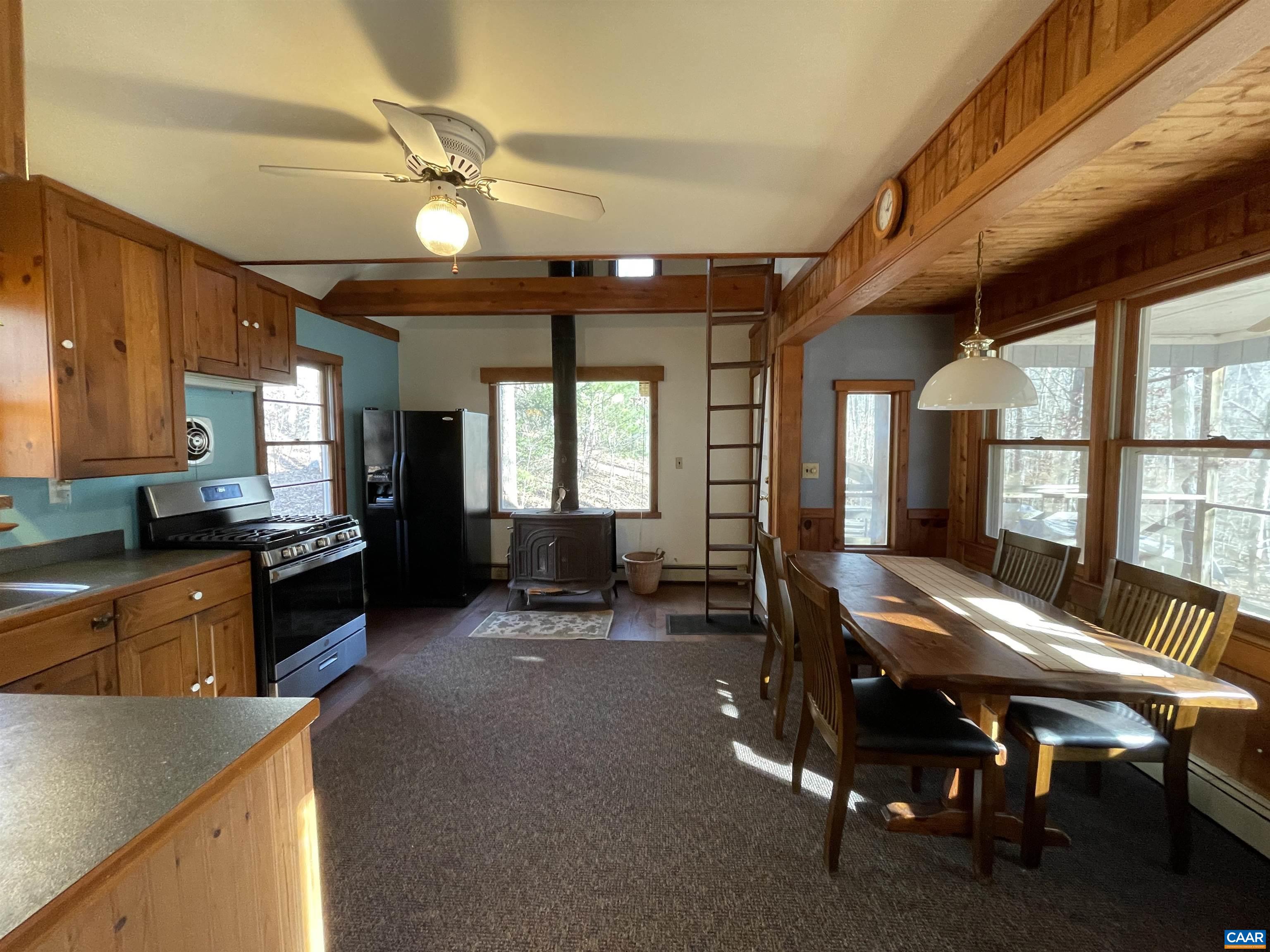 8873 ROCKFISH RIVER RD