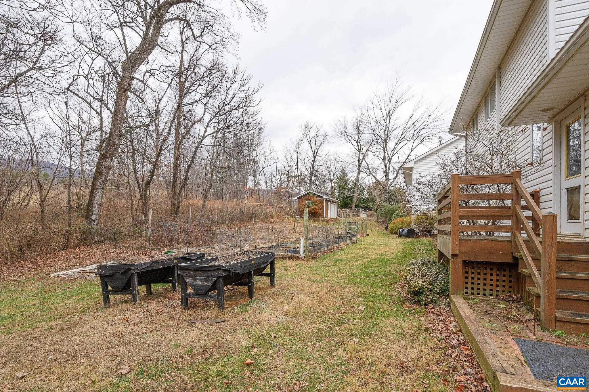 9165 DICK WOODS RD
