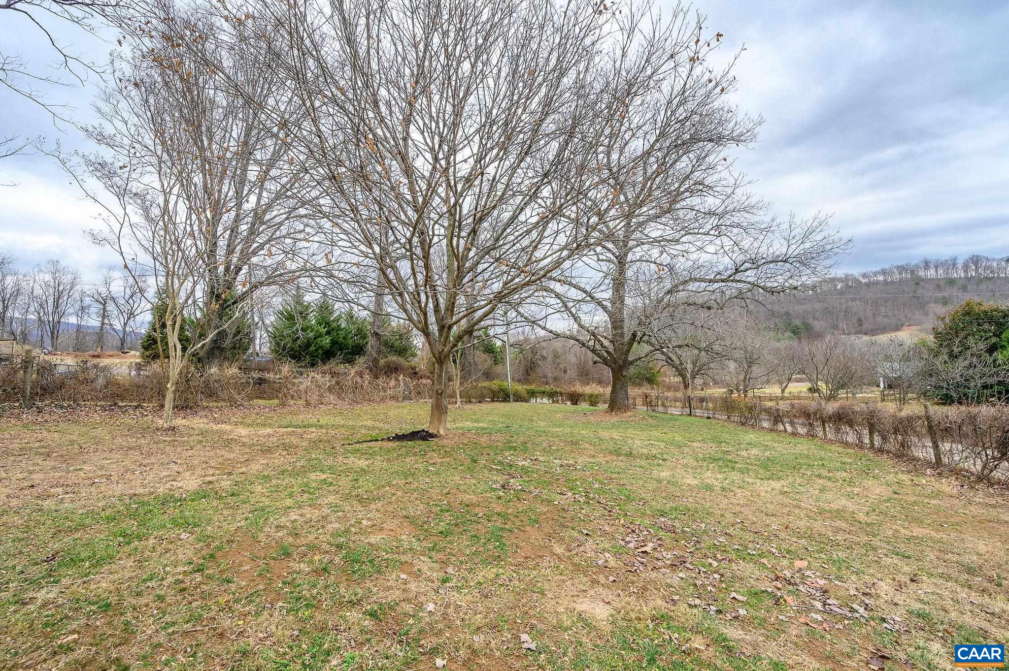 9165 DICK WOODS RD