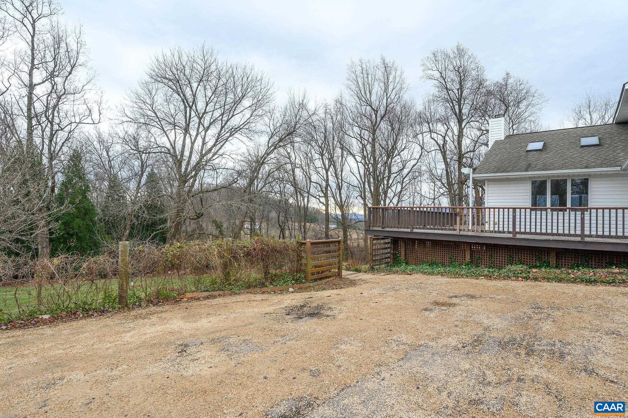 9165 DICK WOODS RD