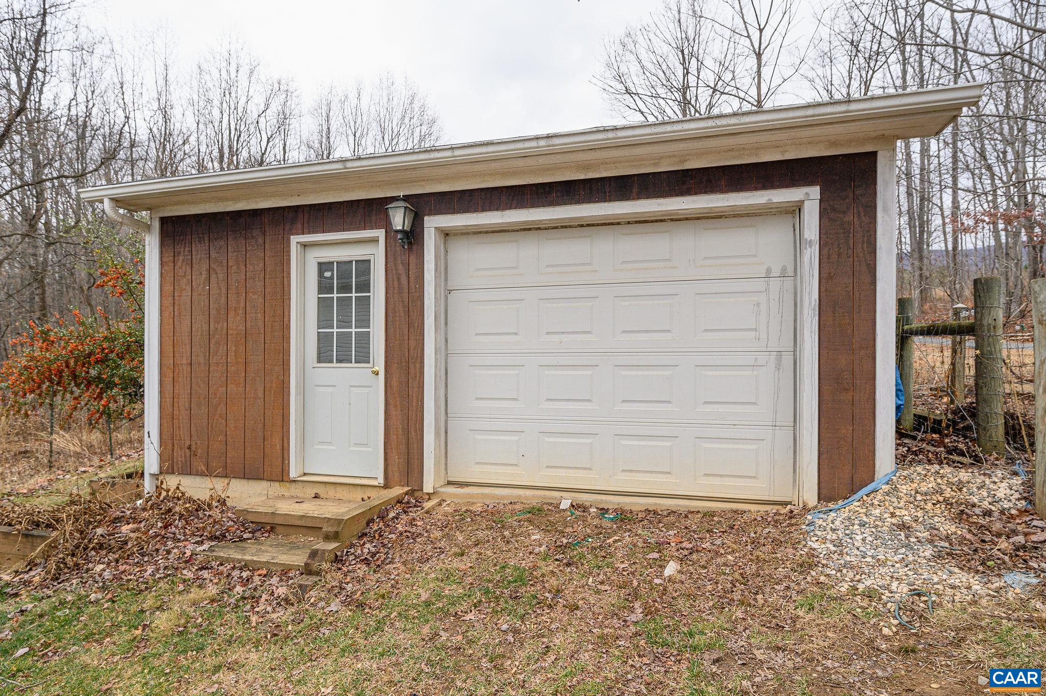9165 DICK WOODS RD