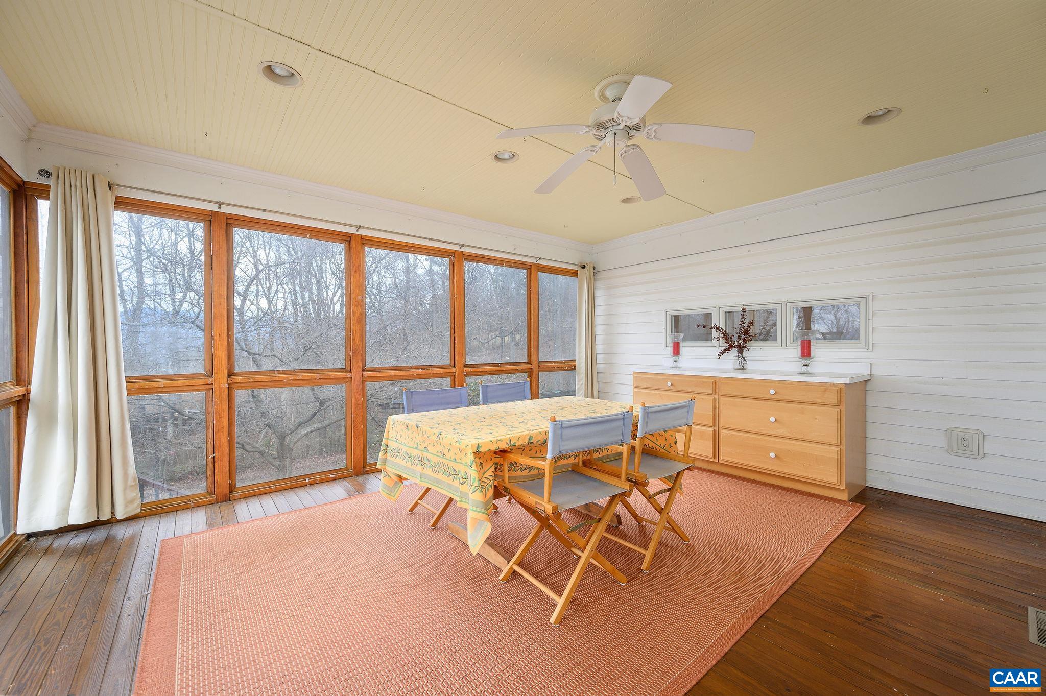 9165 DICK WOODS RD