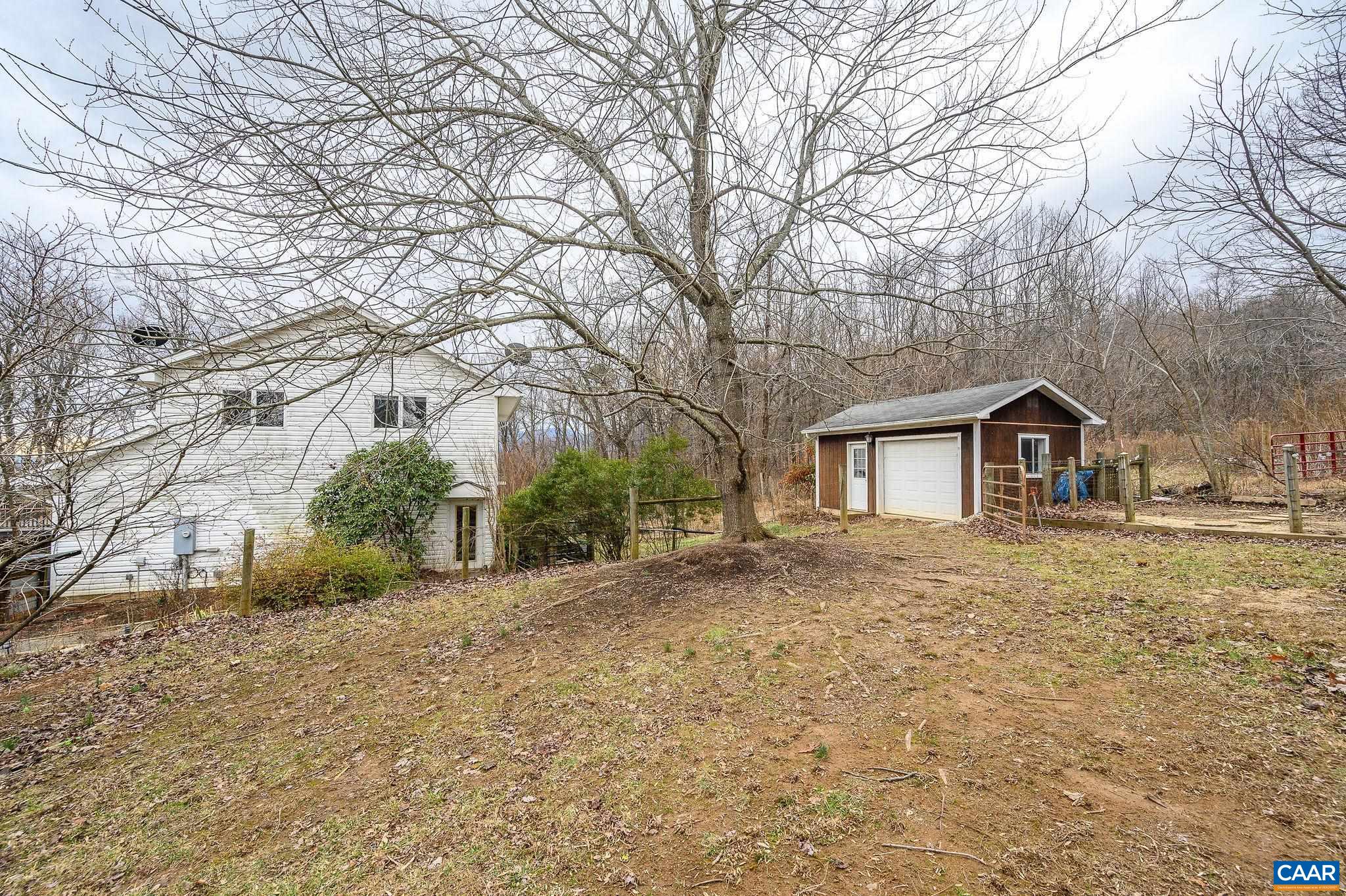 9165 DICK WOODS RD