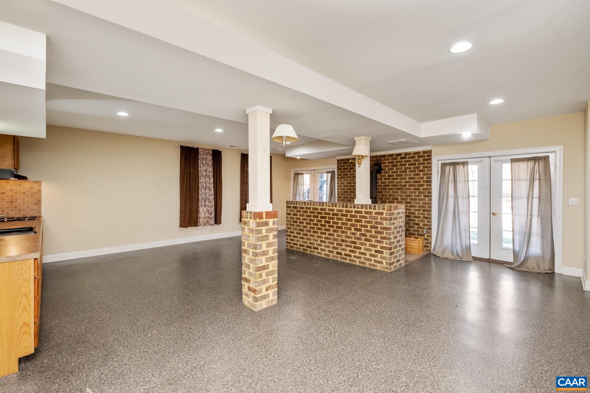 684 CAMPBELL RD