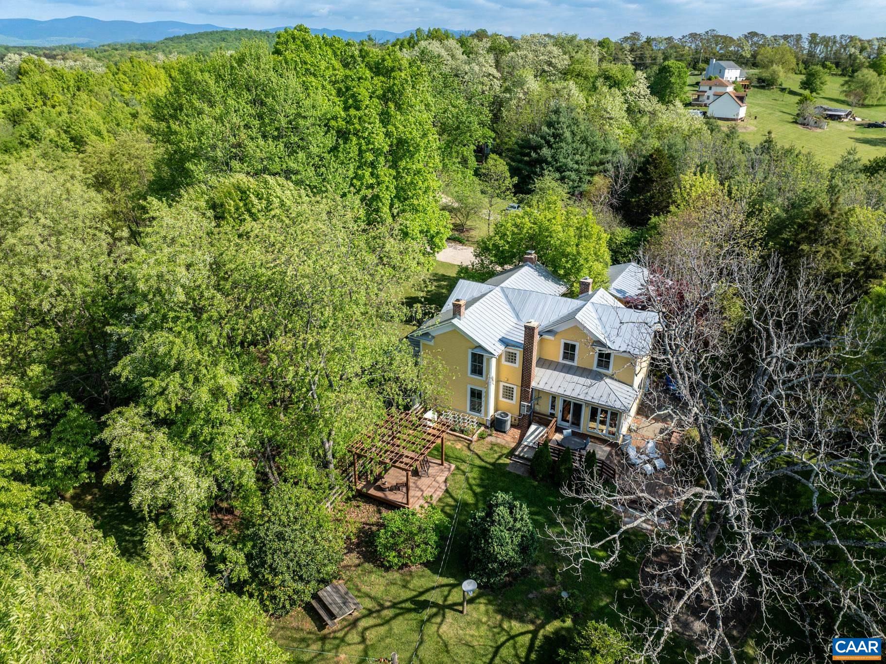 577 ADVANCE MILLS RD