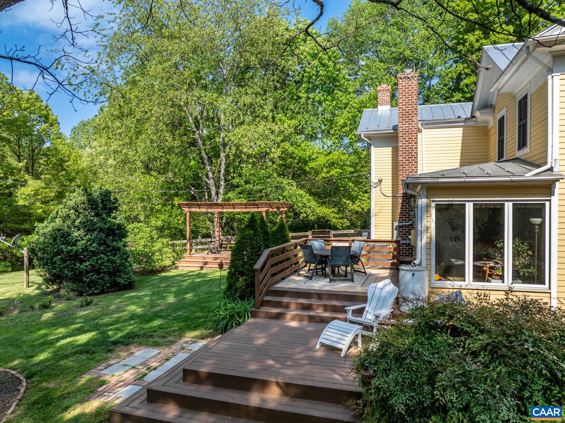 577 ADVANCE MILLS RD