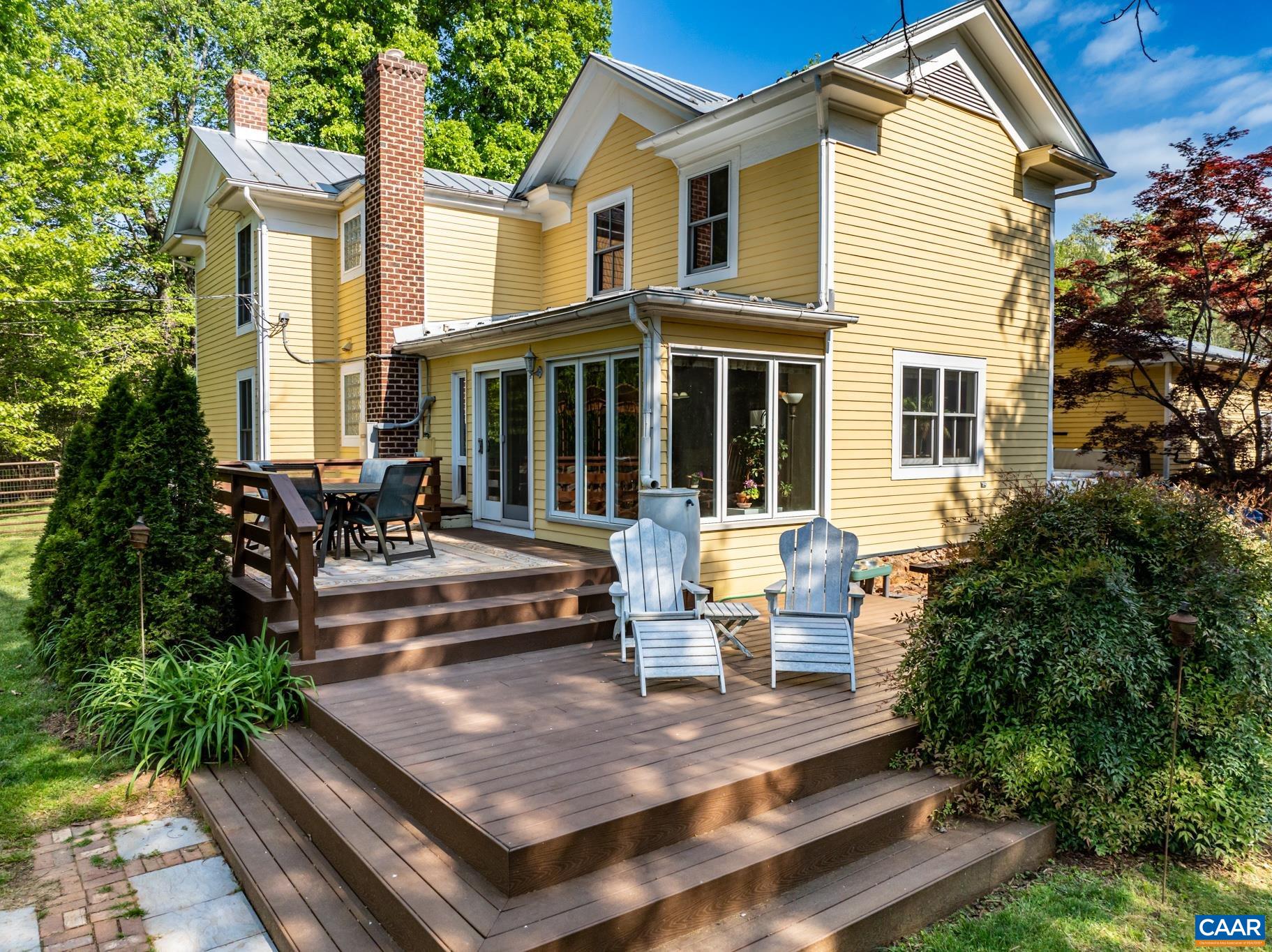 577 ADVANCE MILLS RD