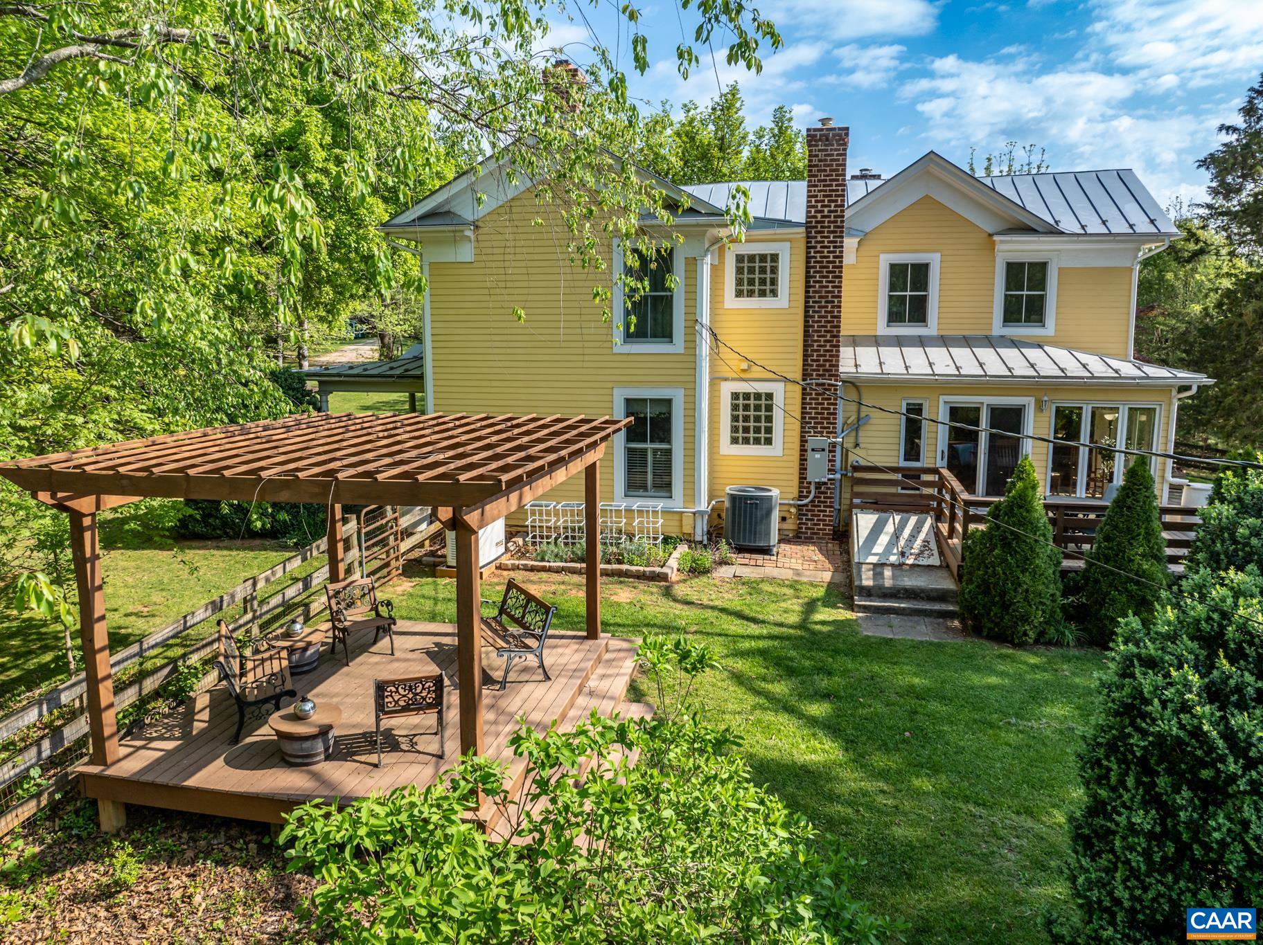 577 ADVANCE MILLS RD