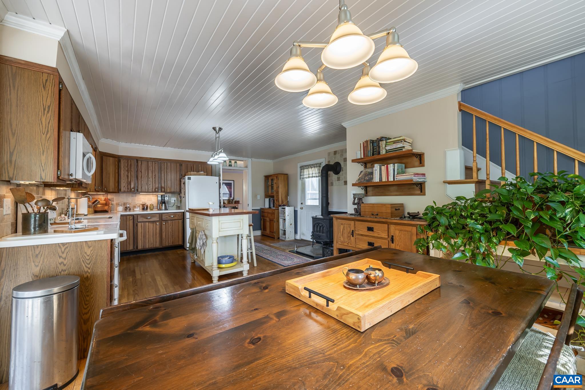 577 ADVANCE MILLS RD