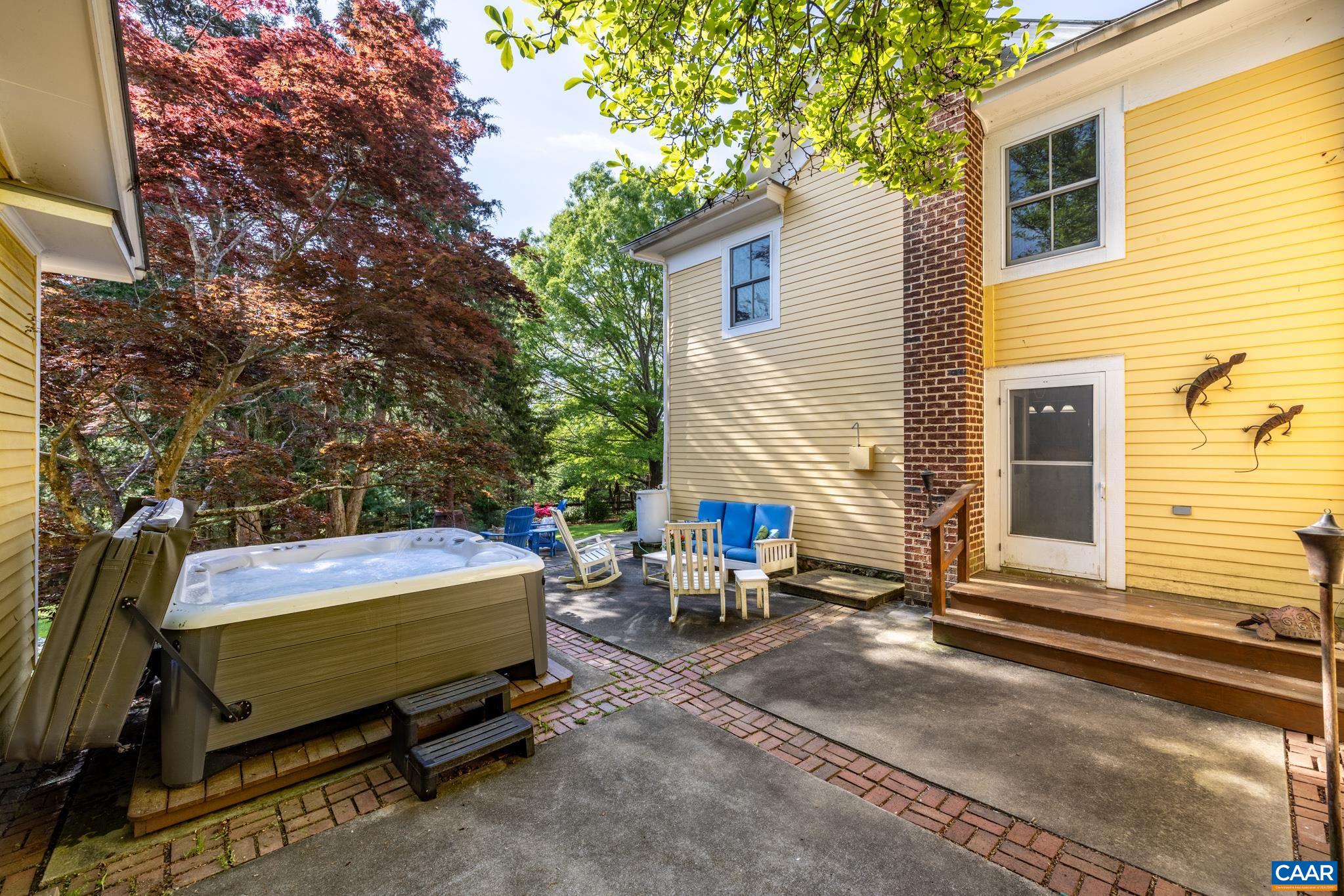 577 ADVANCE MILLS RD