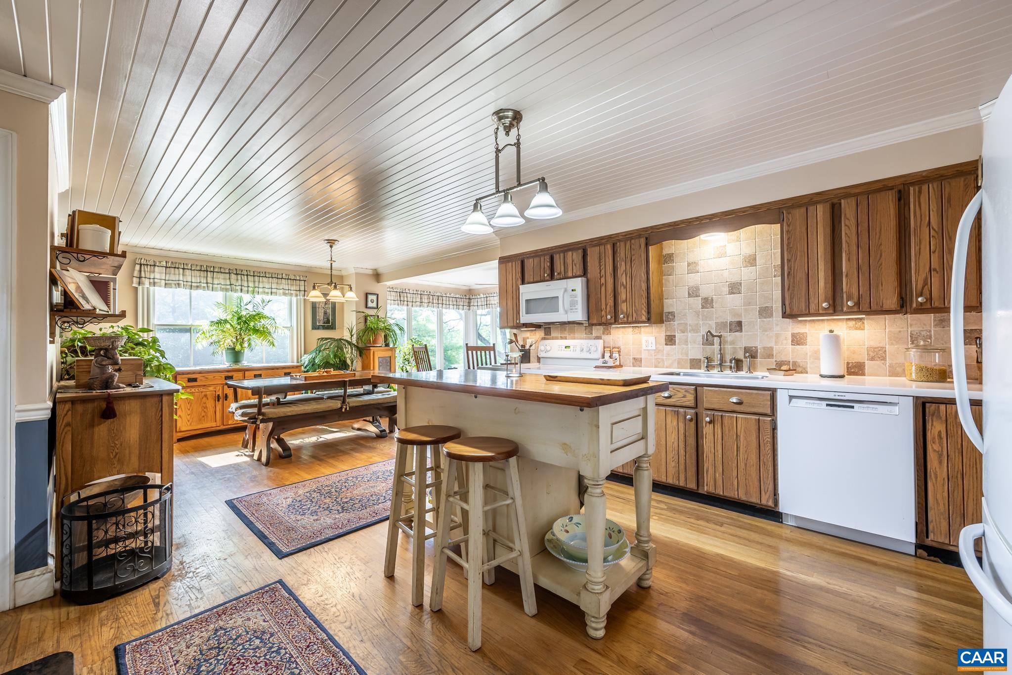 577 ADVANCE MILLS RD