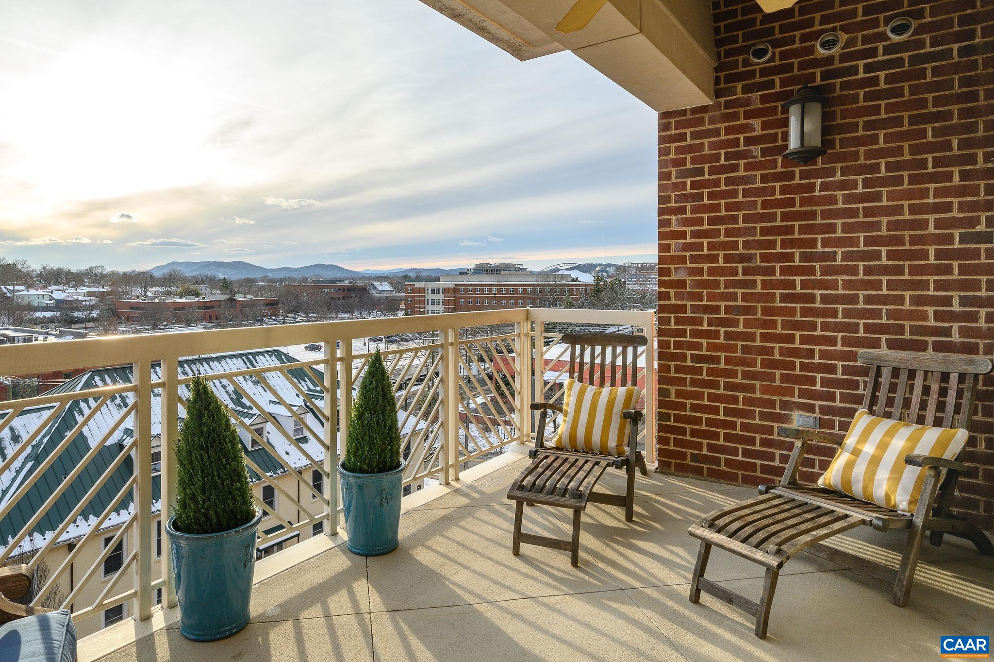 210 NE 10TH ST Unit: 403
