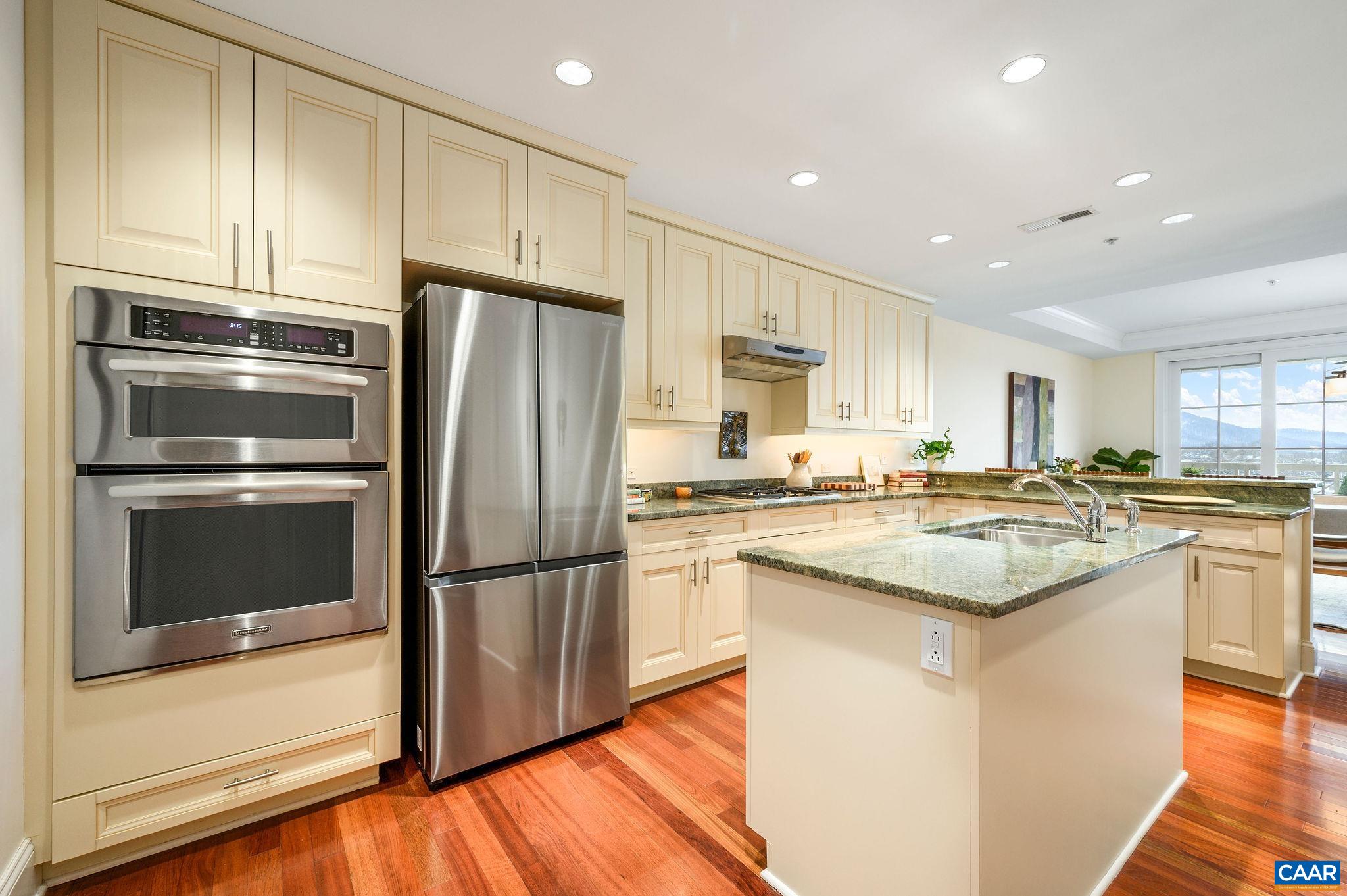 210 NE 10TH ST Unit: 403