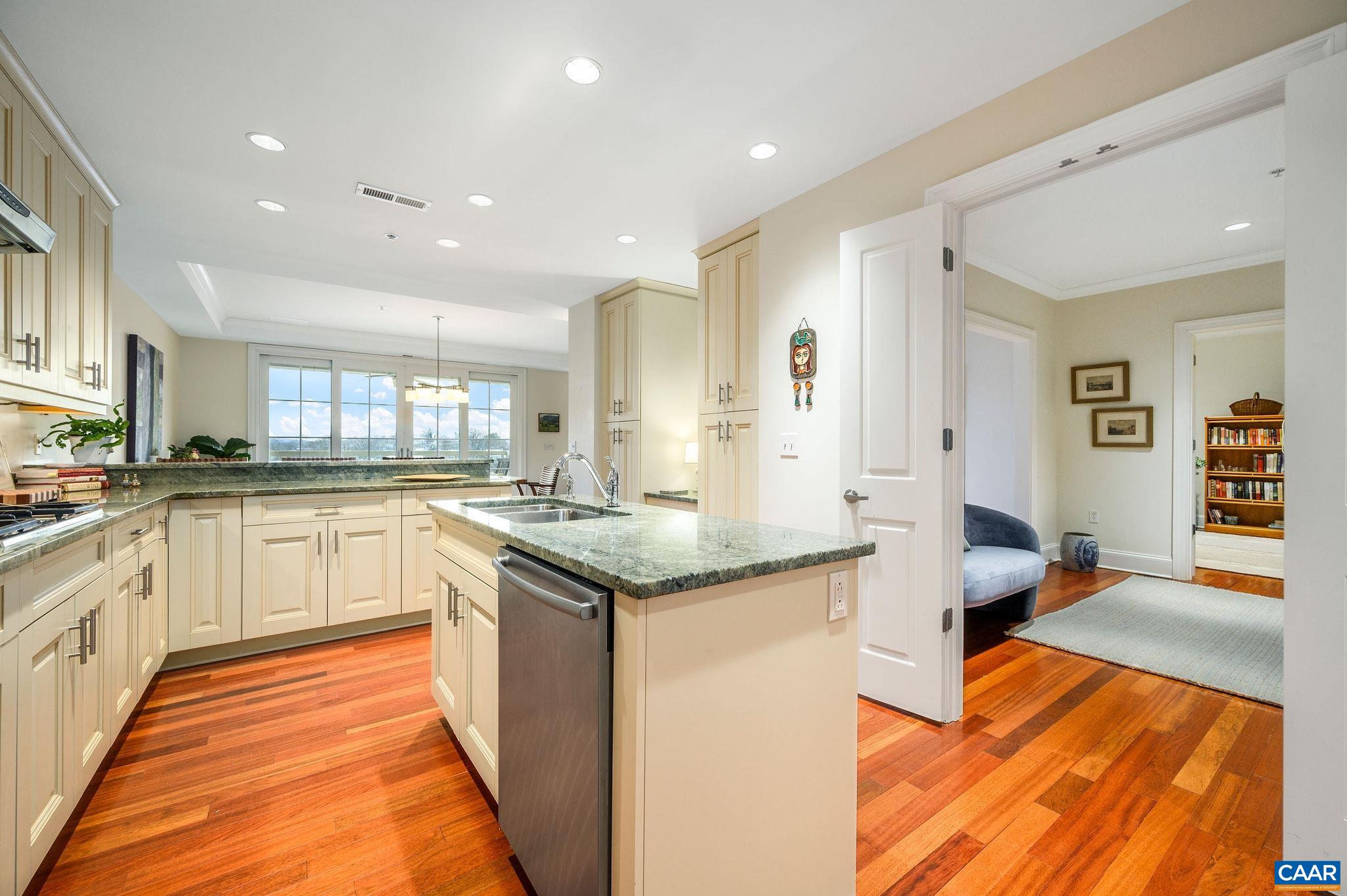 210 NE 10TH ST Unit: 403