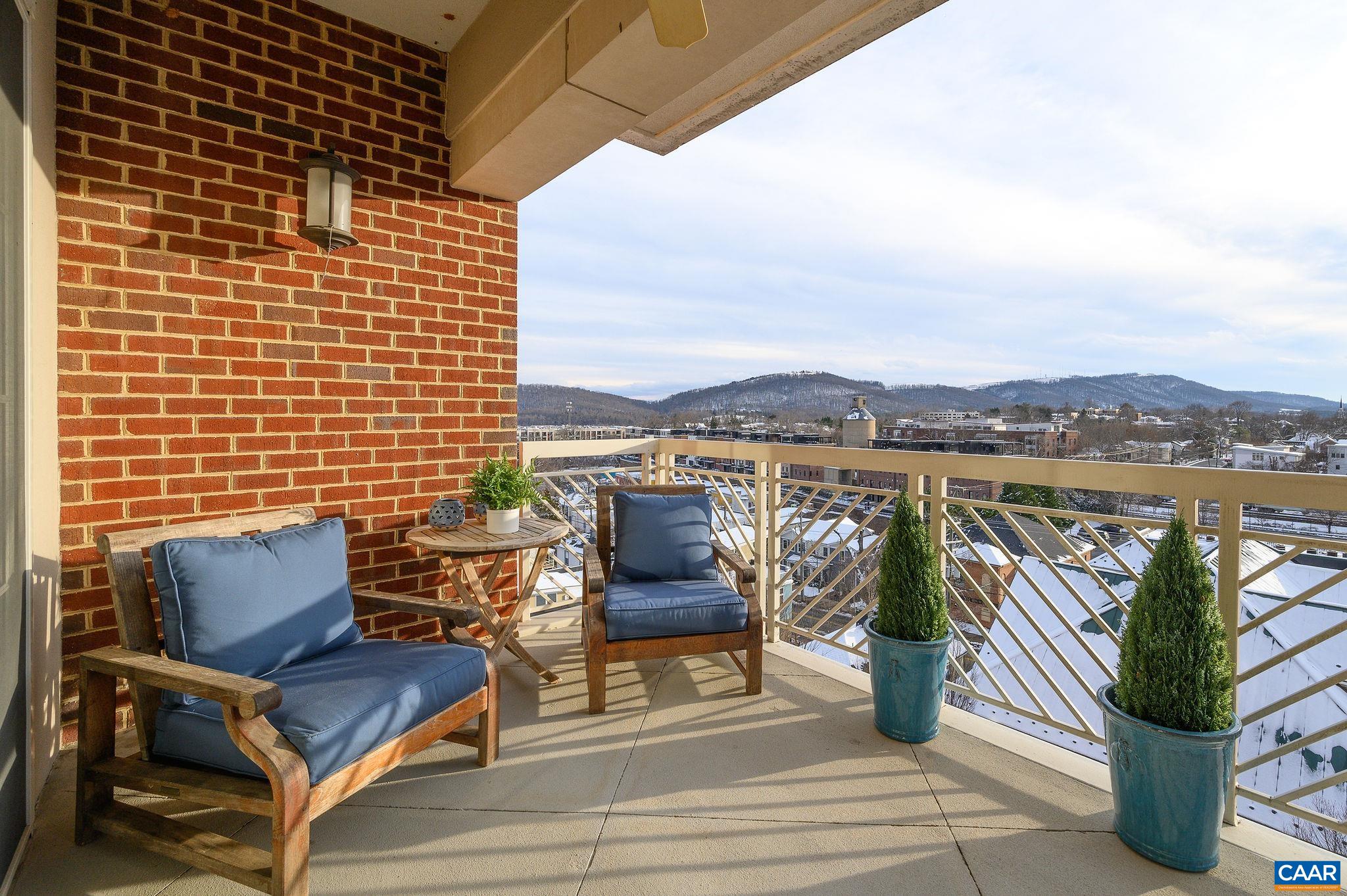 210 NE 10TH ST Unit: 403