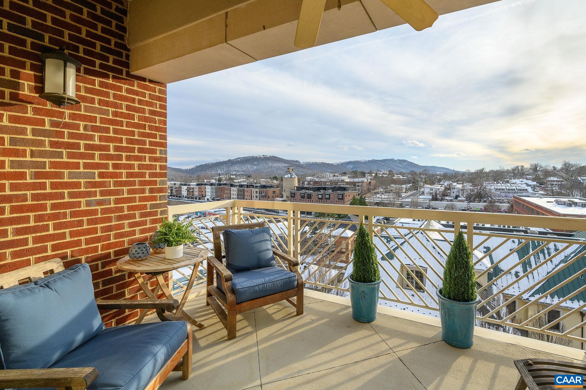 210 NE 10TH ST Unit: 403