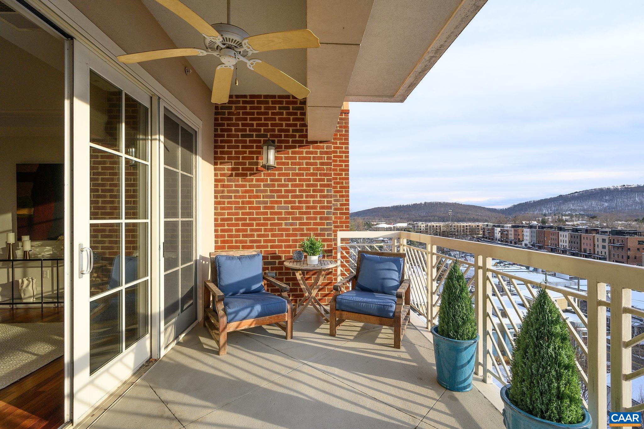 210 NE 10TH ST Unit: 403