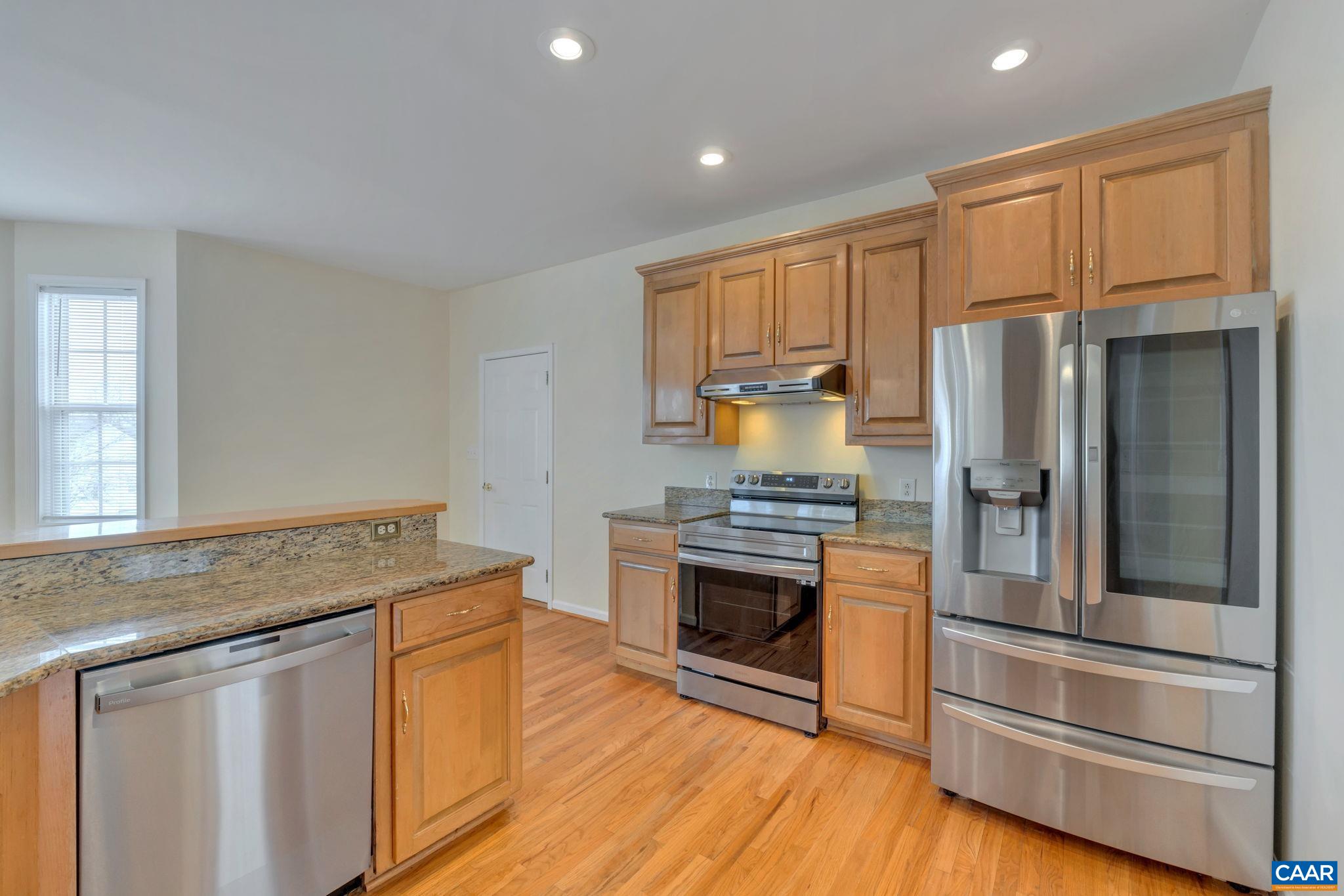 3205 S CHESTERFIELD CT