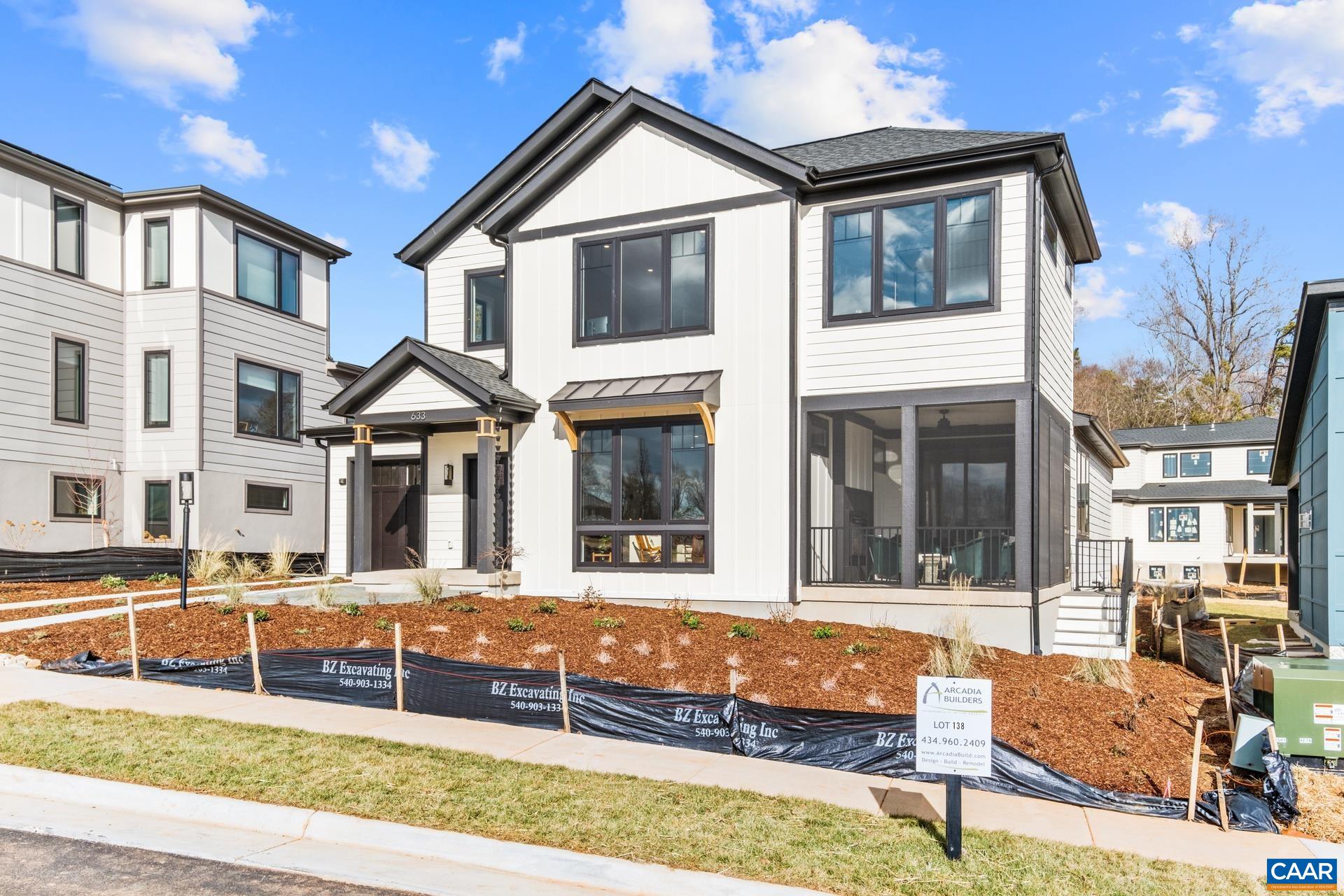 633 LOCHLYN HILL DR