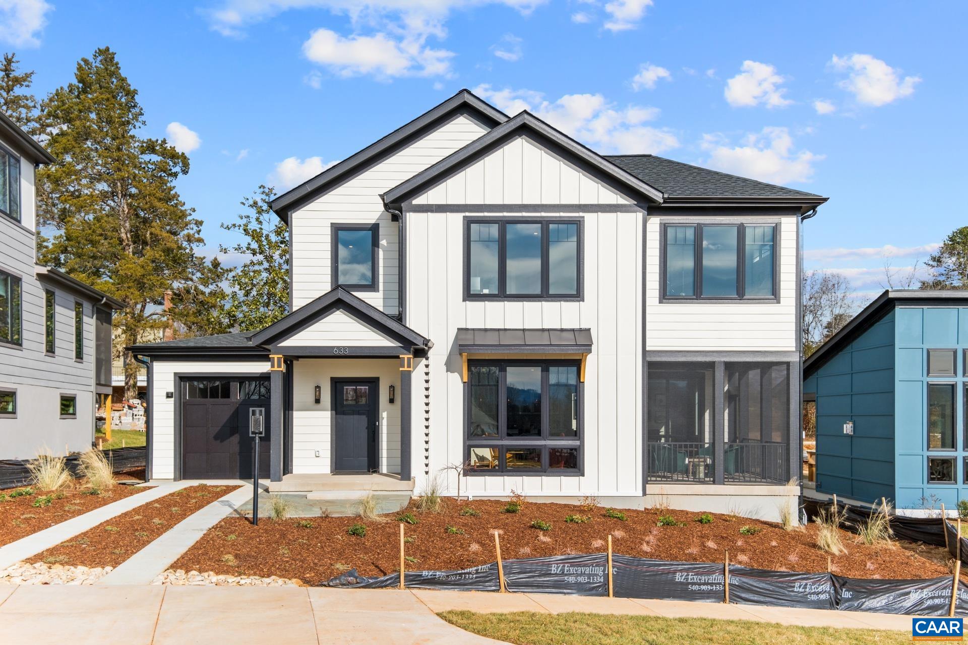 633 LOCHLYN HILL DR