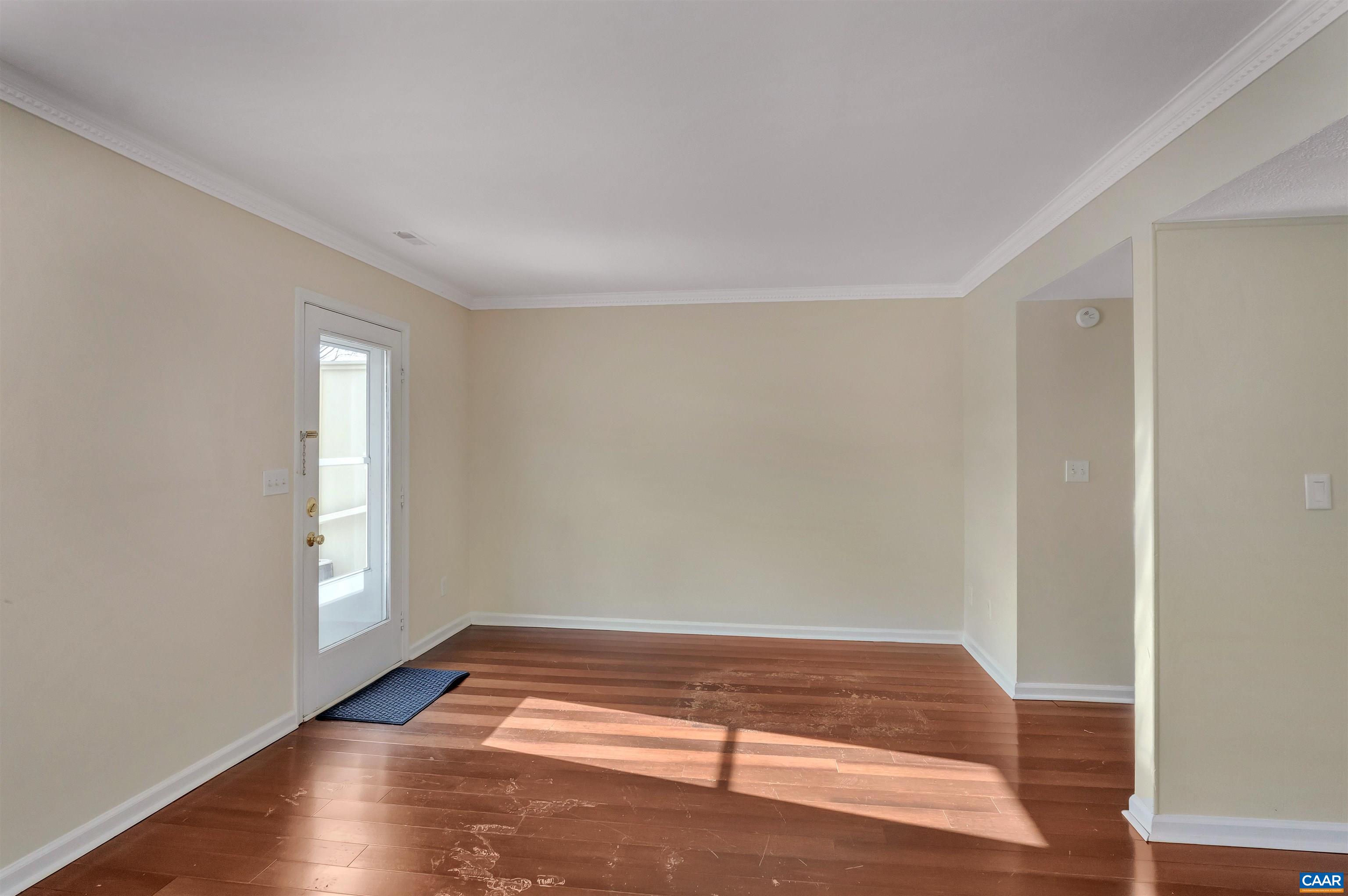 119 WOODLAKE DR