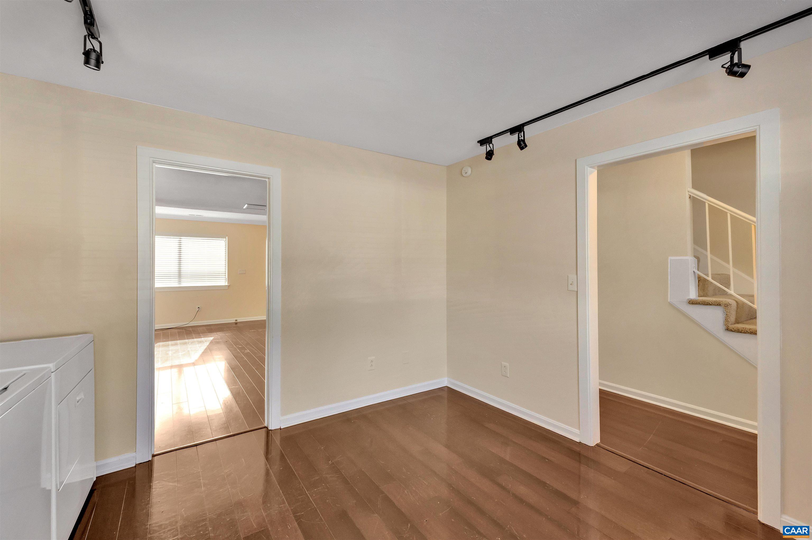 119 WOODLAKE DR