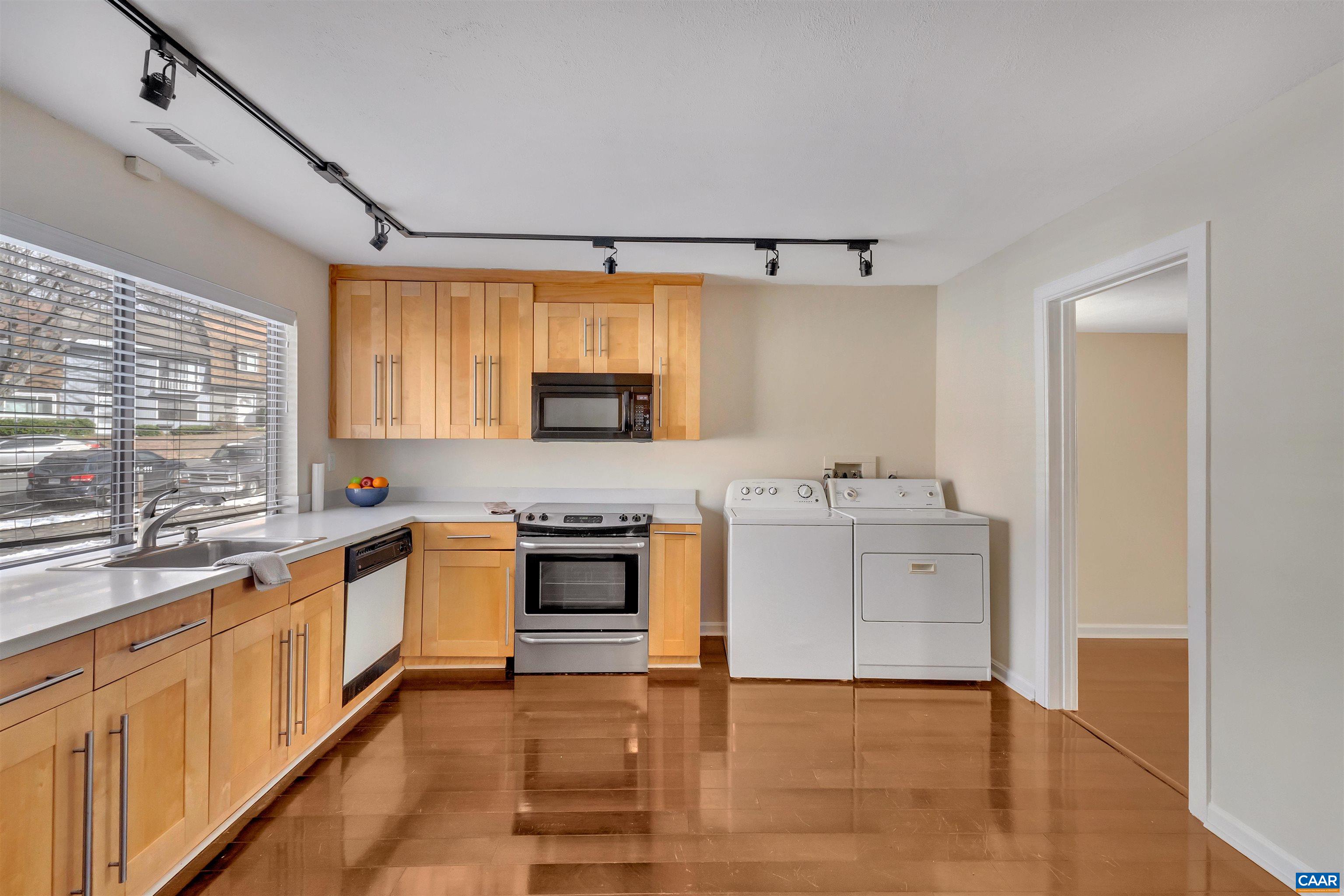 119 WOODLAKE DR