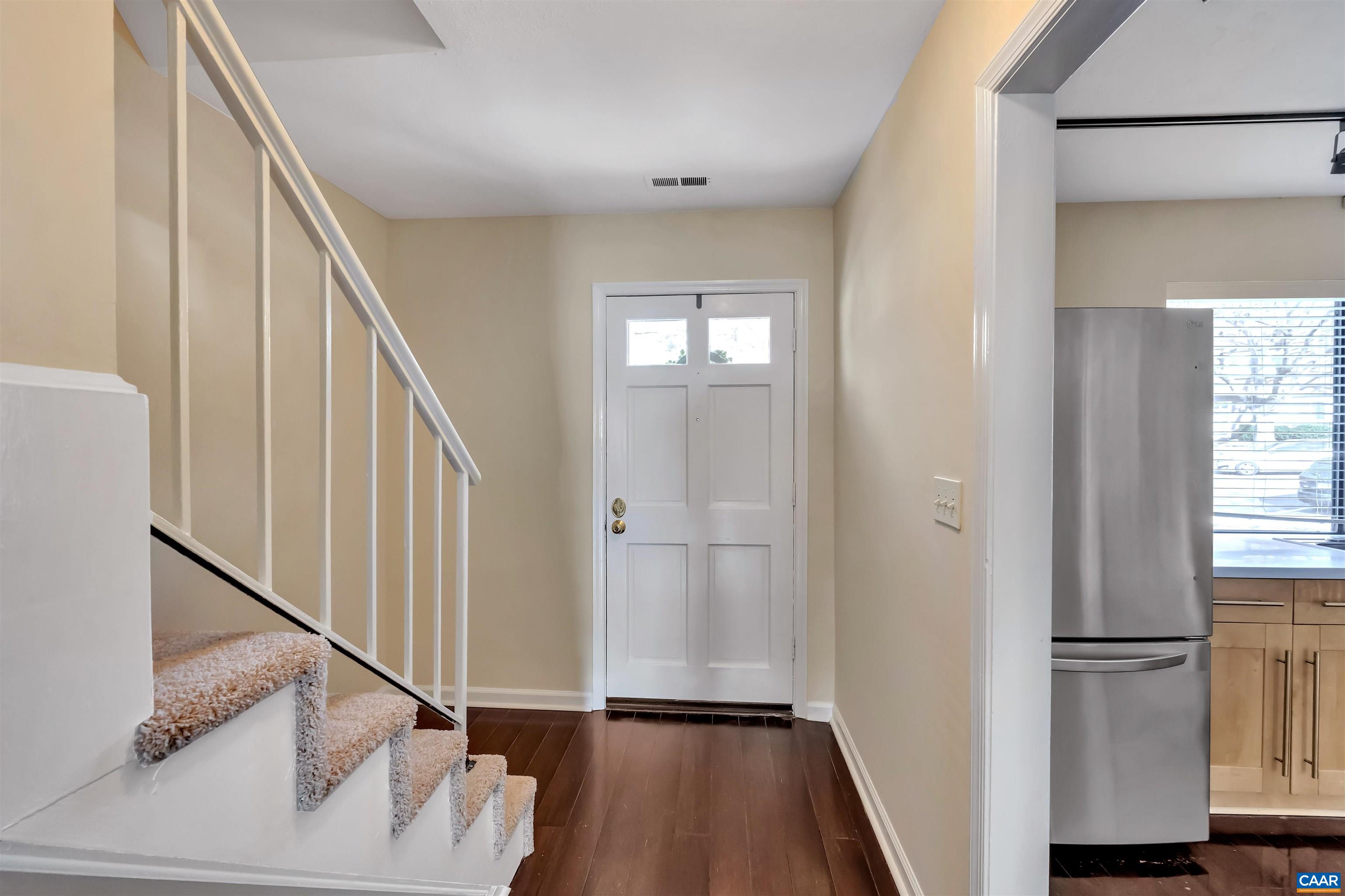 119 WOODLAKE DR