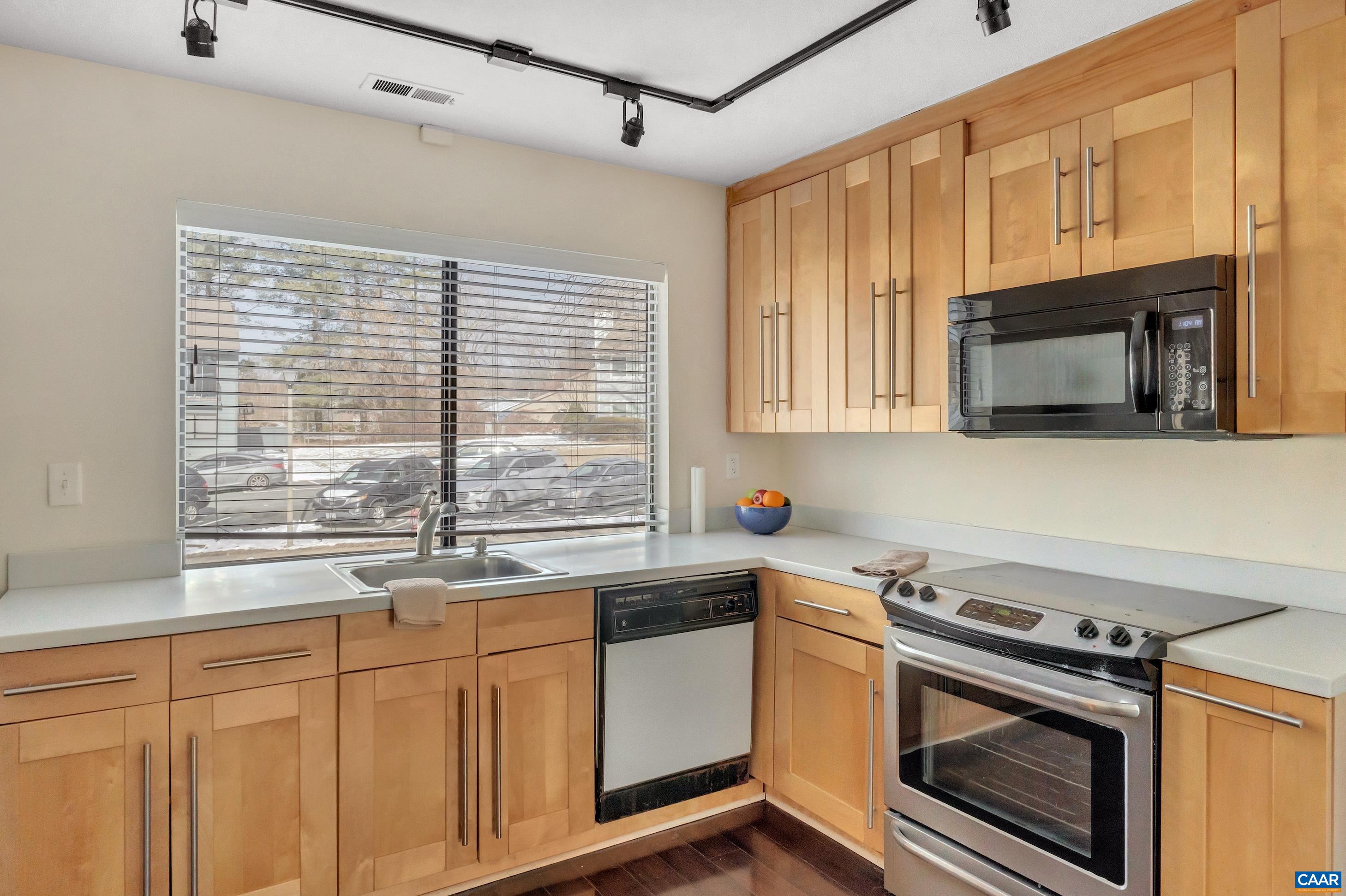 119 WOODLAKE DR