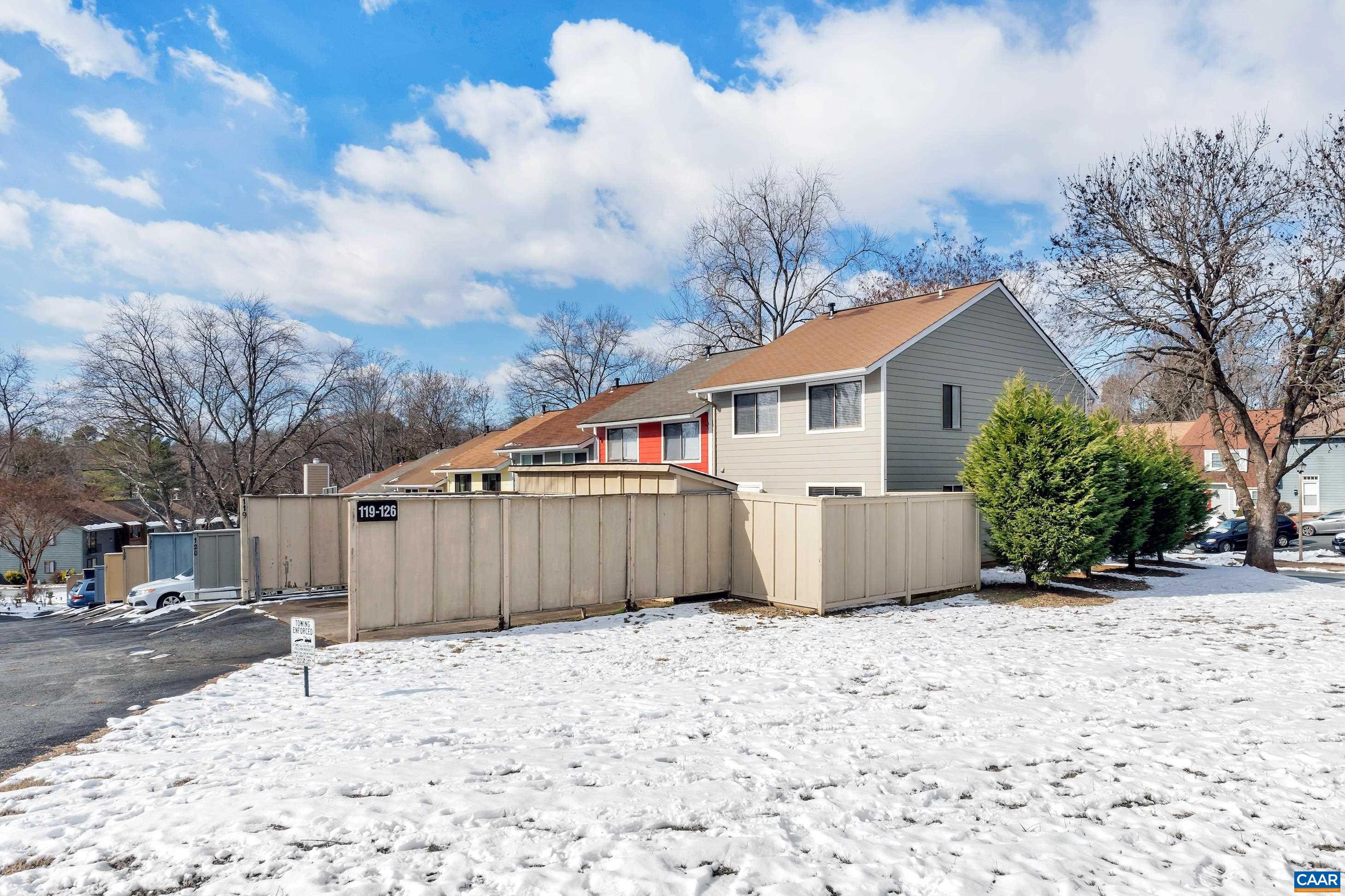 119 WOODLAKE DR