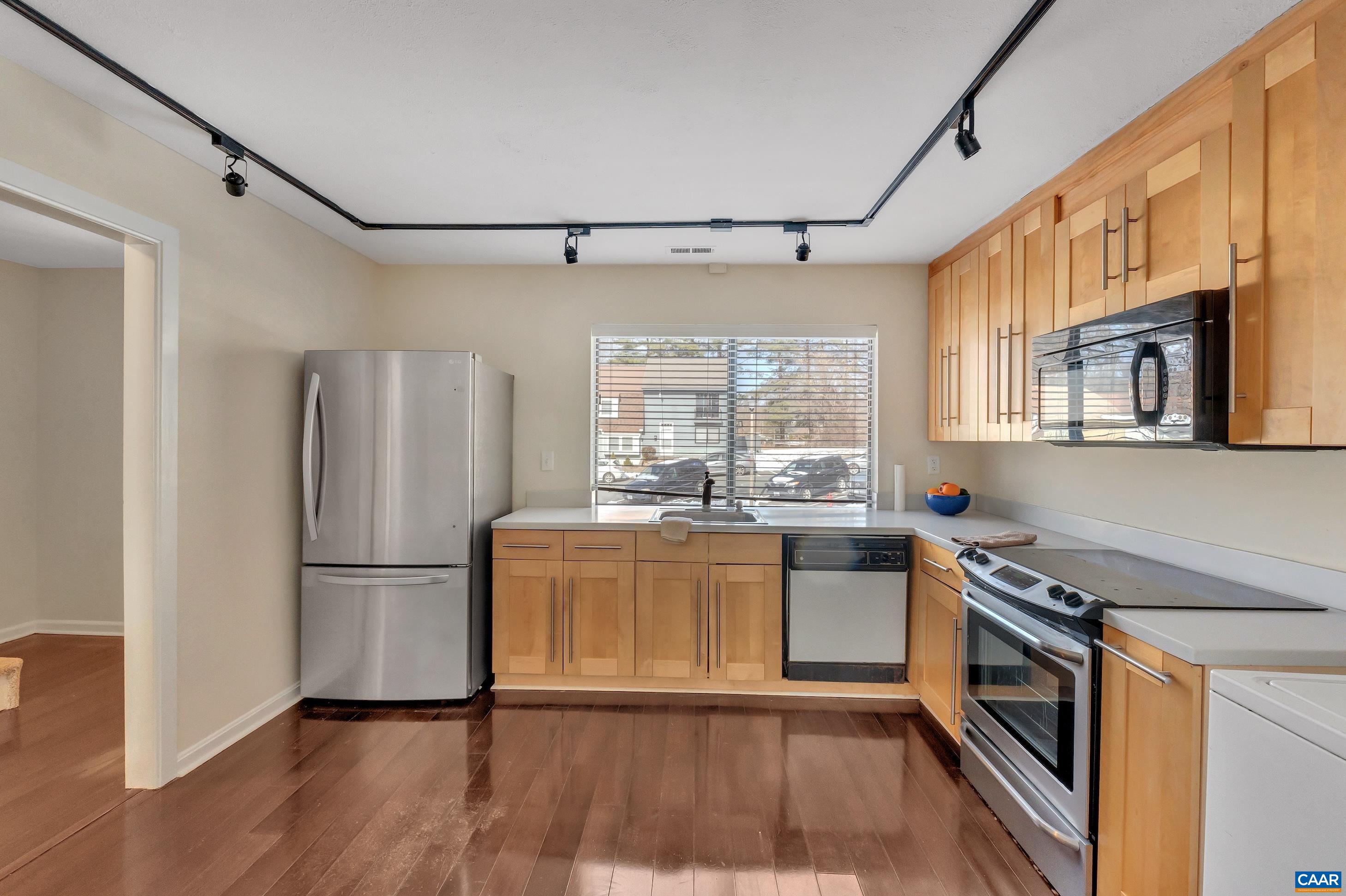 119 WOODLAKE DR