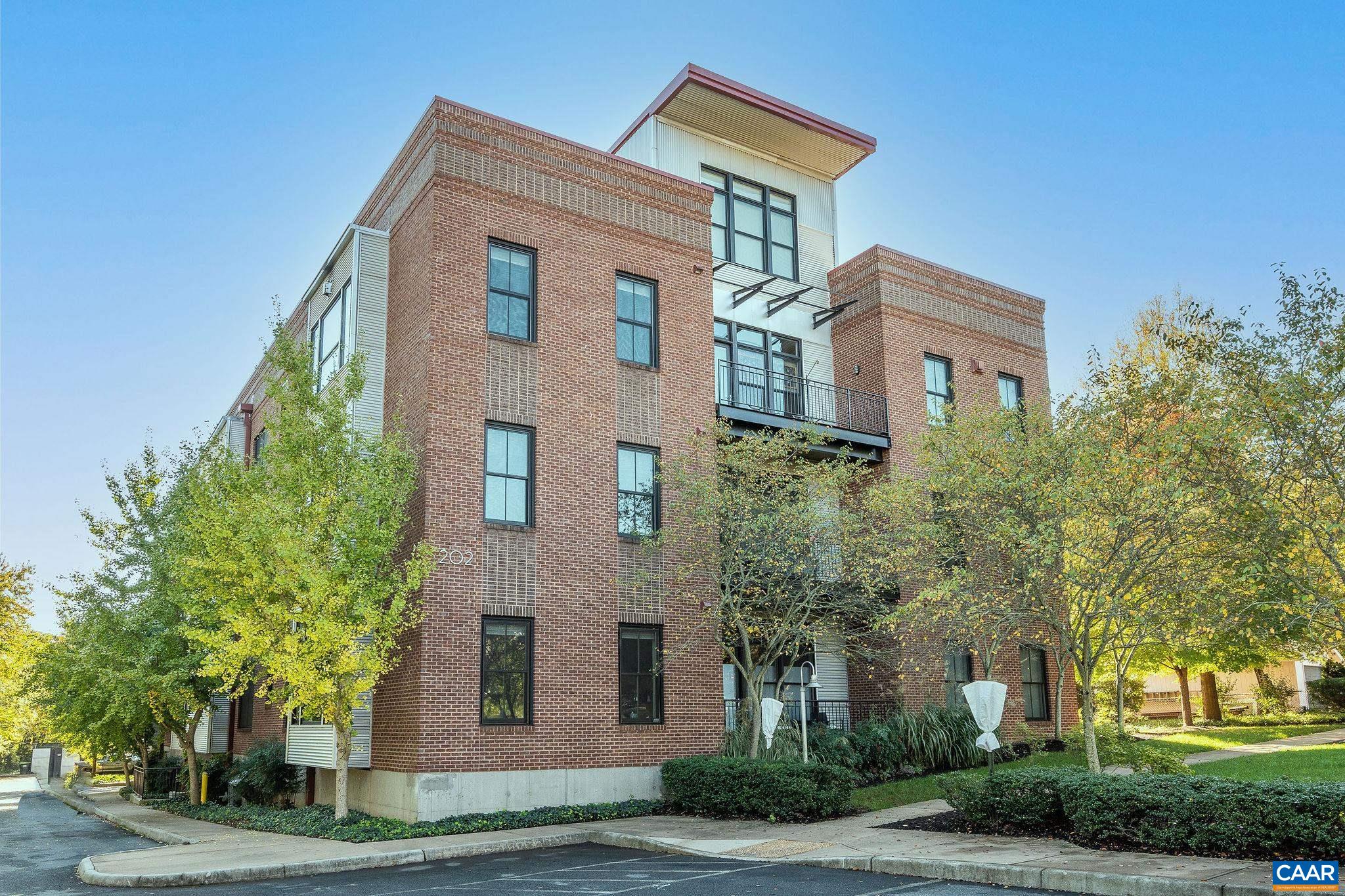 202 DOUGLAS AVE Unit: 3C