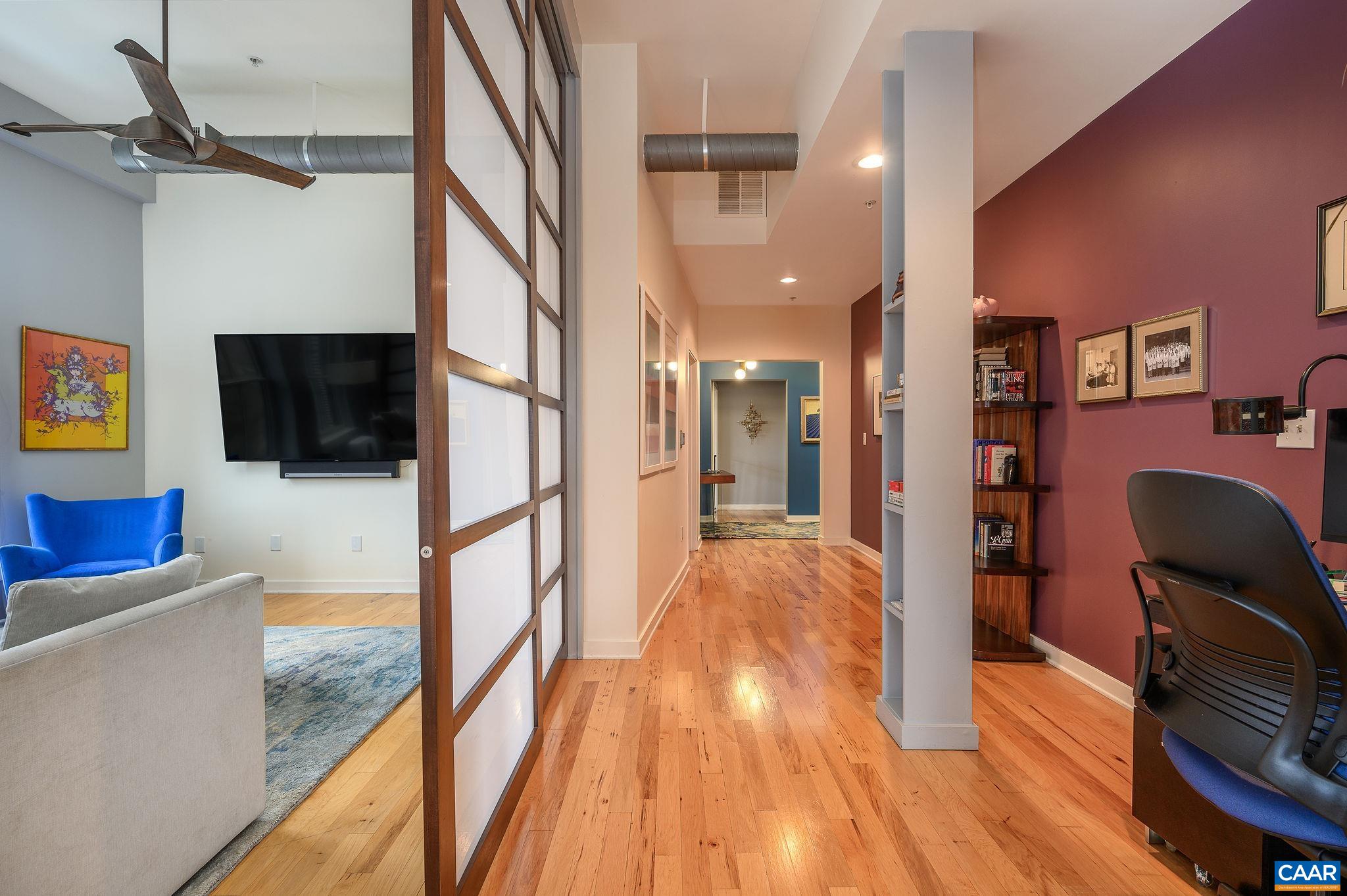 202 DOUGLAS AVE Unit: 3C