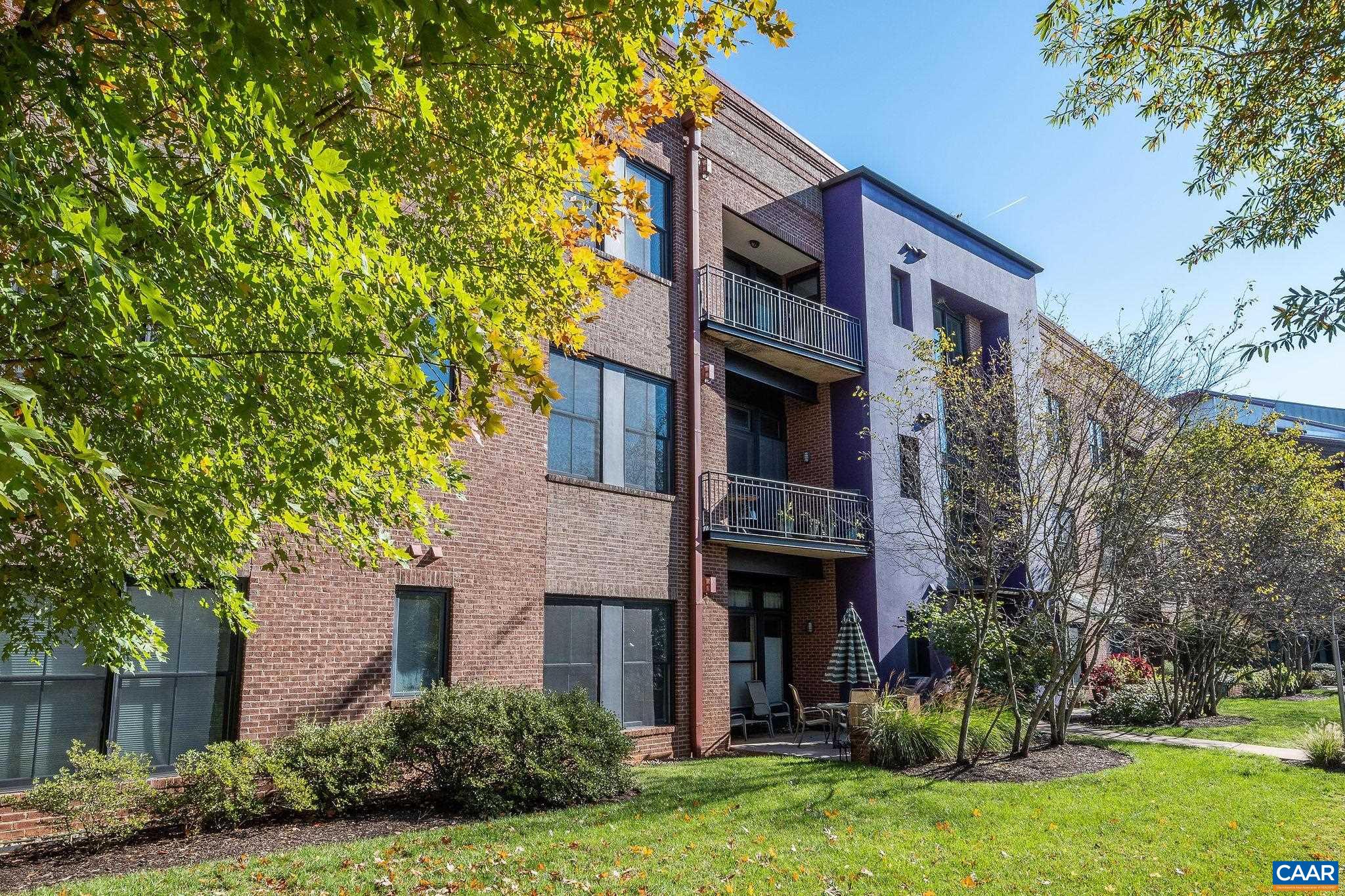 202 DOUGLAS AVE Unit: 3C