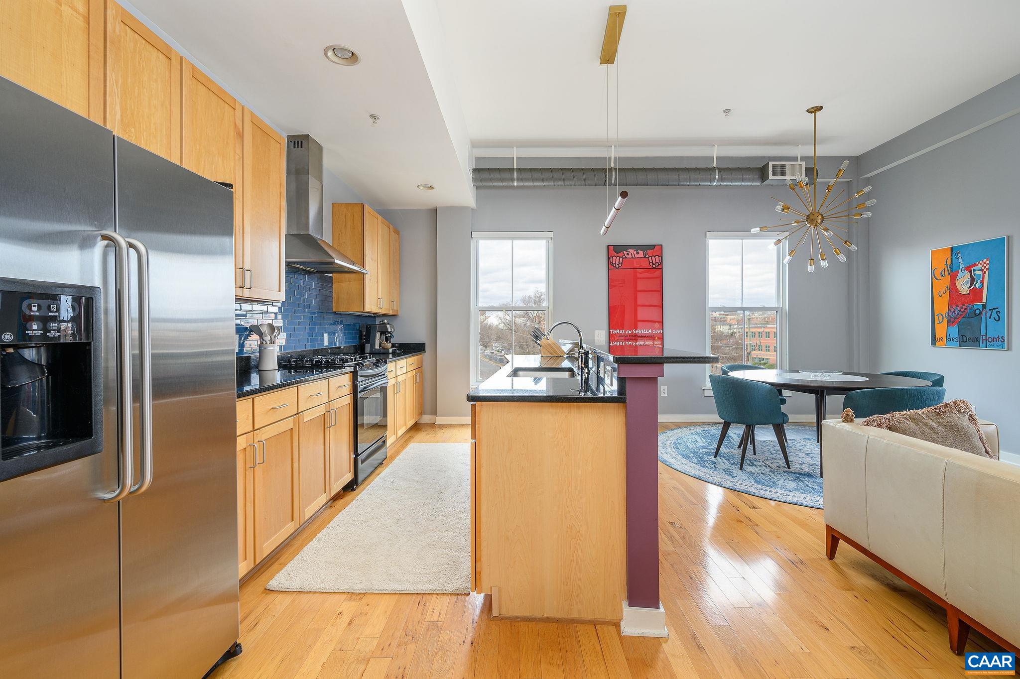202 DOUGLAS AVE Unit: 3C