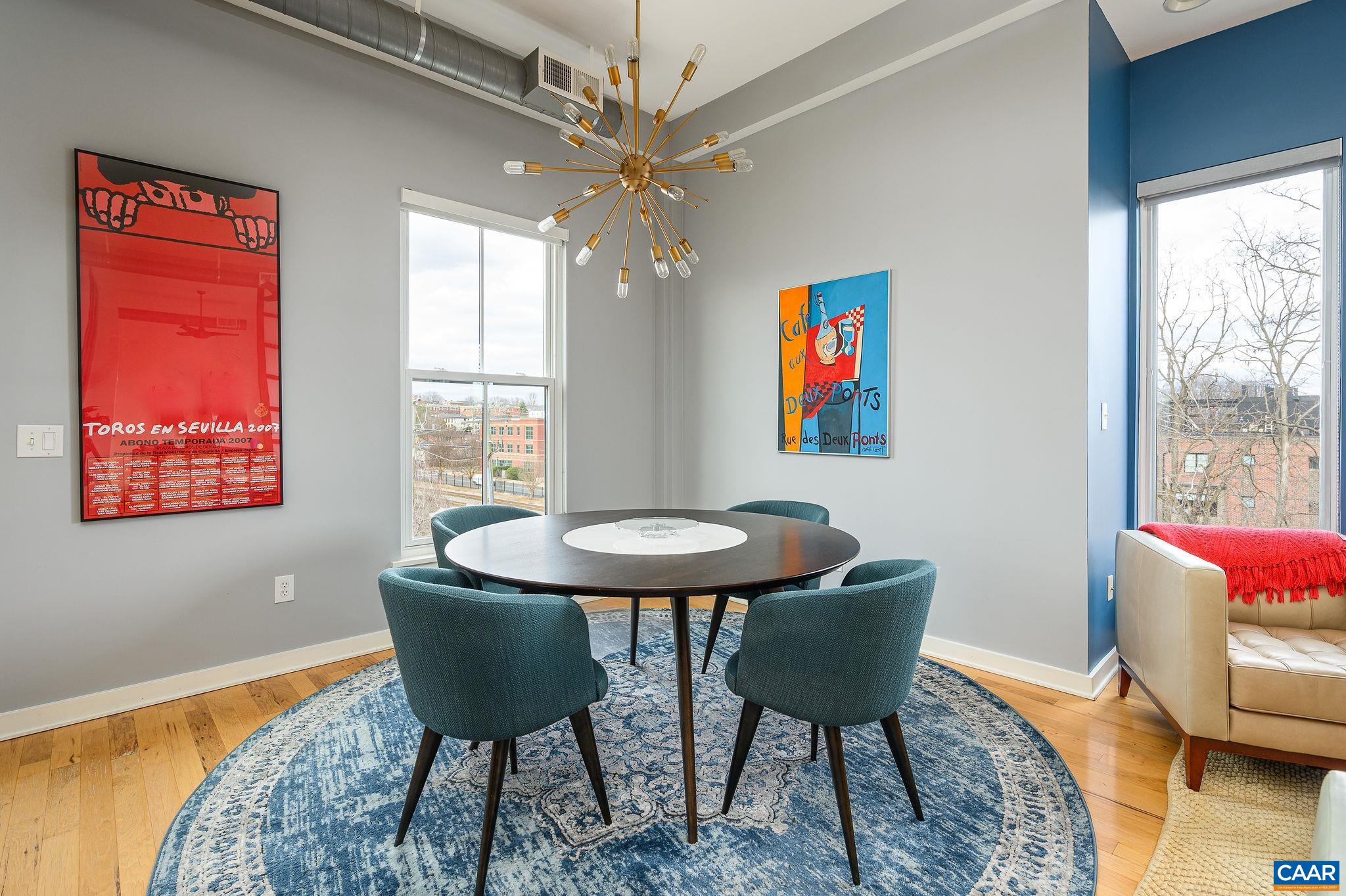 202 DOUGLAS AVE Unit: 3C