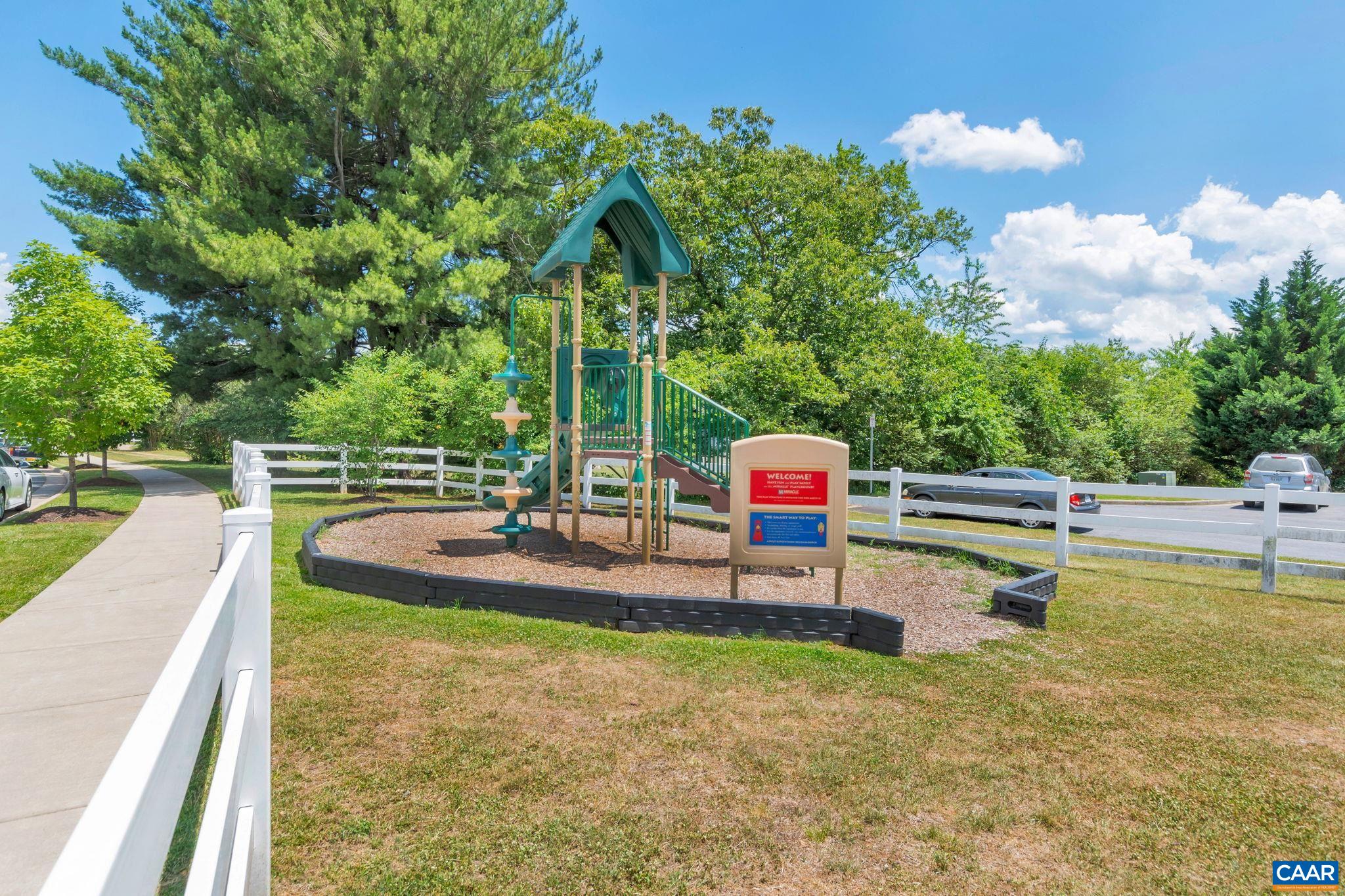 1279 HADEN PL