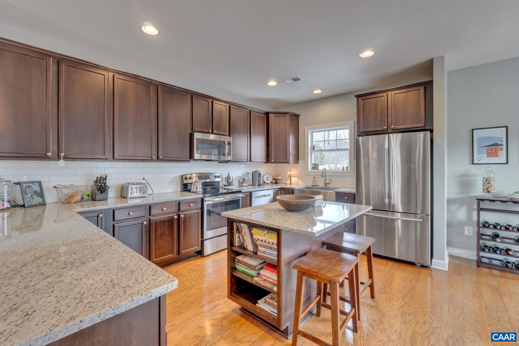 1279 HADEN PL