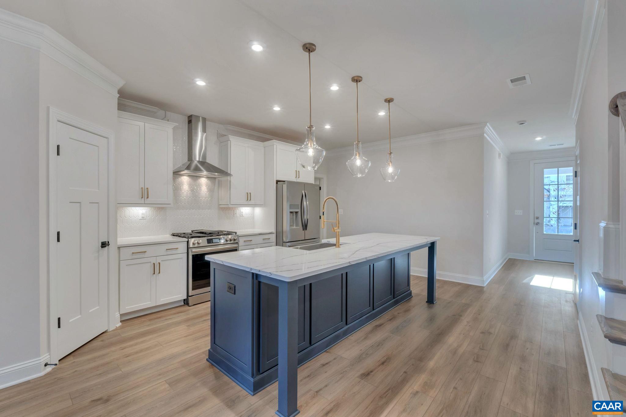 1317 LACONIA LN