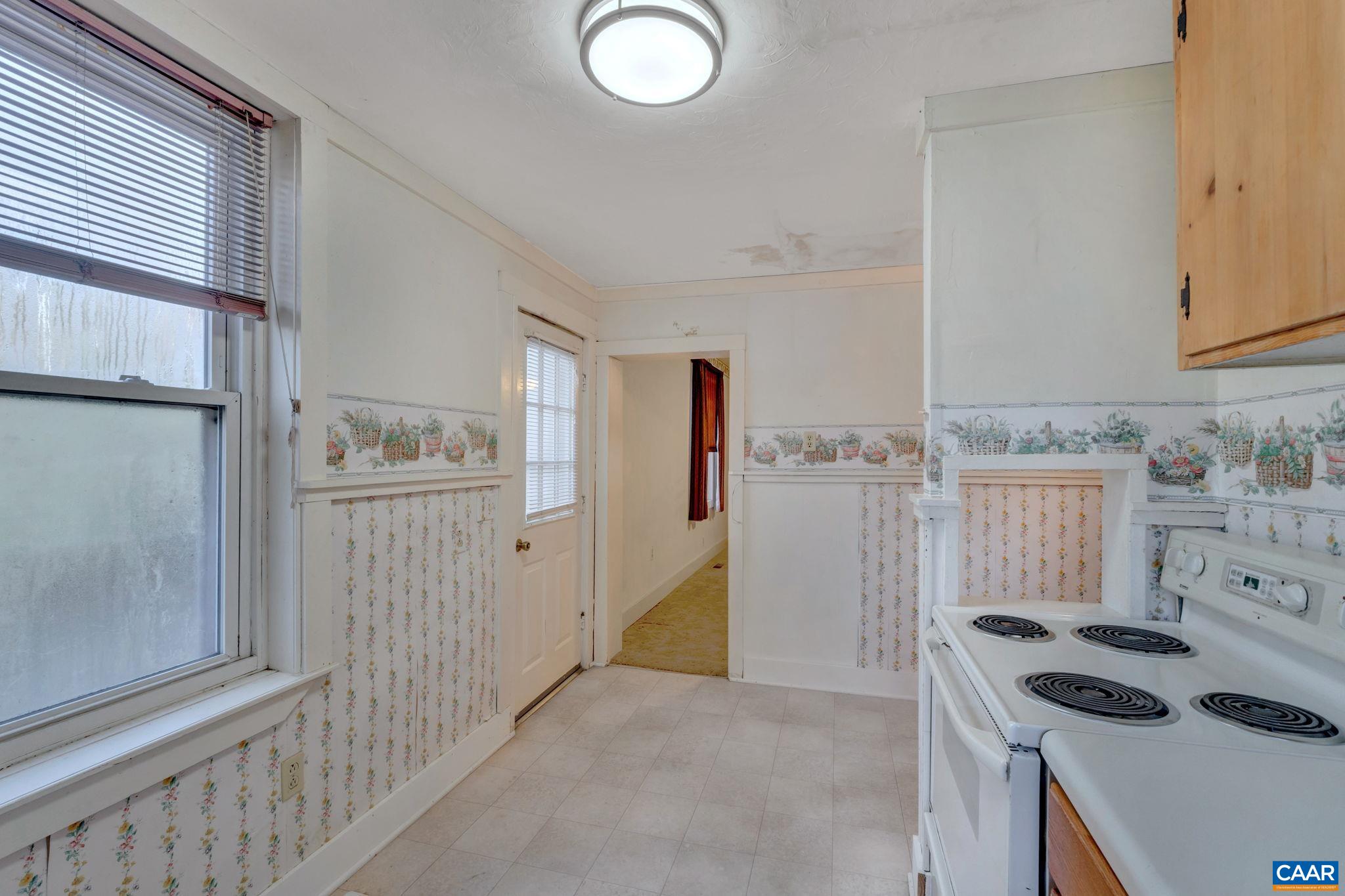 138 BUCKINGHAM CIR