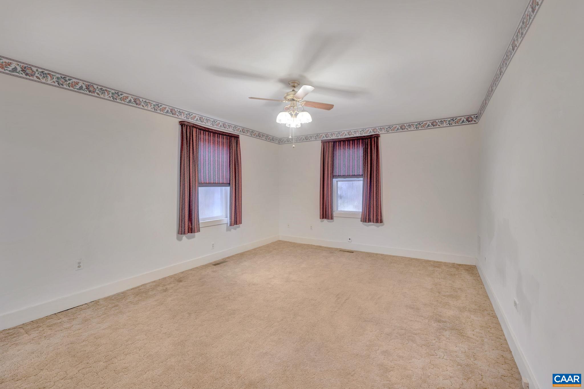 138 BUCKINGHAM CIR