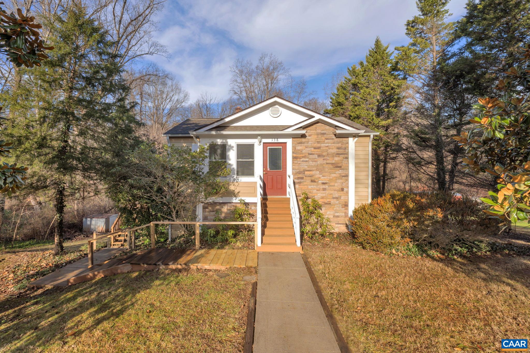 138 BUCKINGHAM CIR